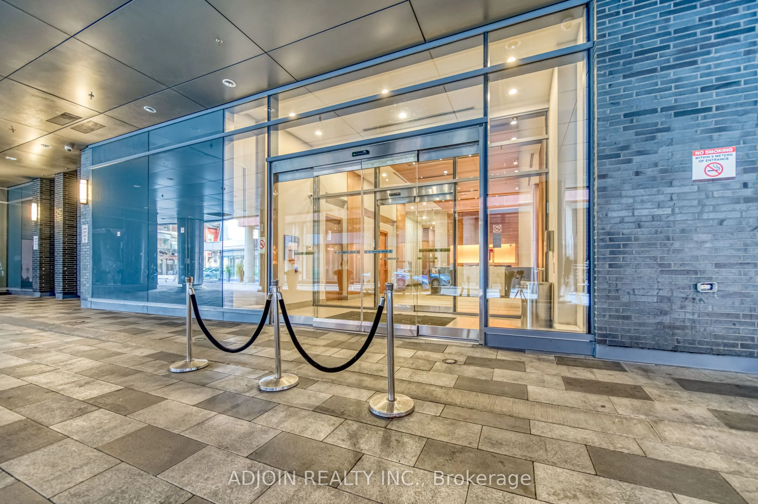 295 Adelaide Street W 3306, Toronto C01, ON M5V 0L4
