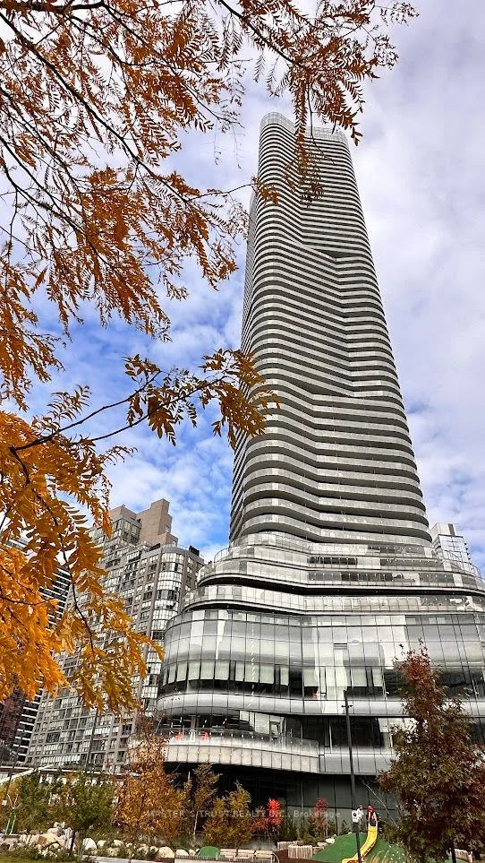 11 Wellesley Street W 5005, Toronto C01, On M4y 1e8