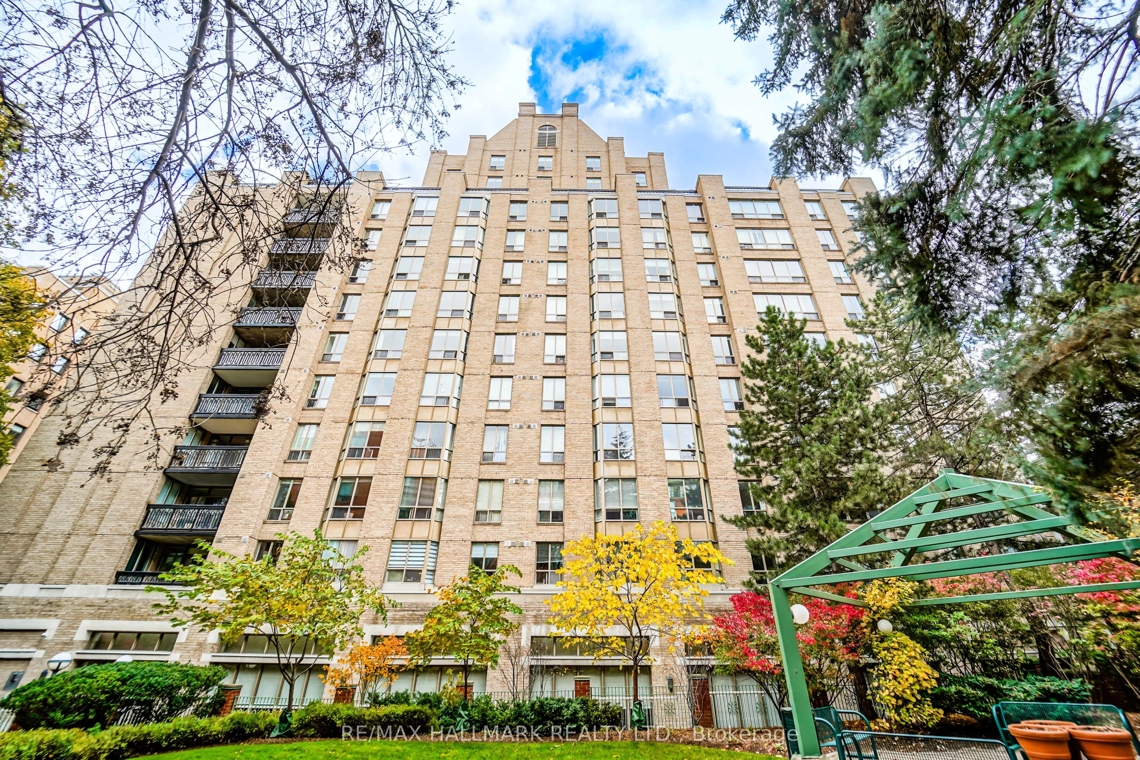 284 BLOOR Street W 303, Toronto C02, ON M5S 3B8