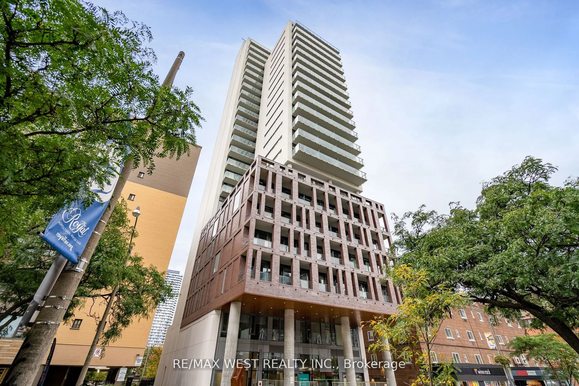 81 Wellesley Street E 702, Toronto C08, ON M4Y 0C5