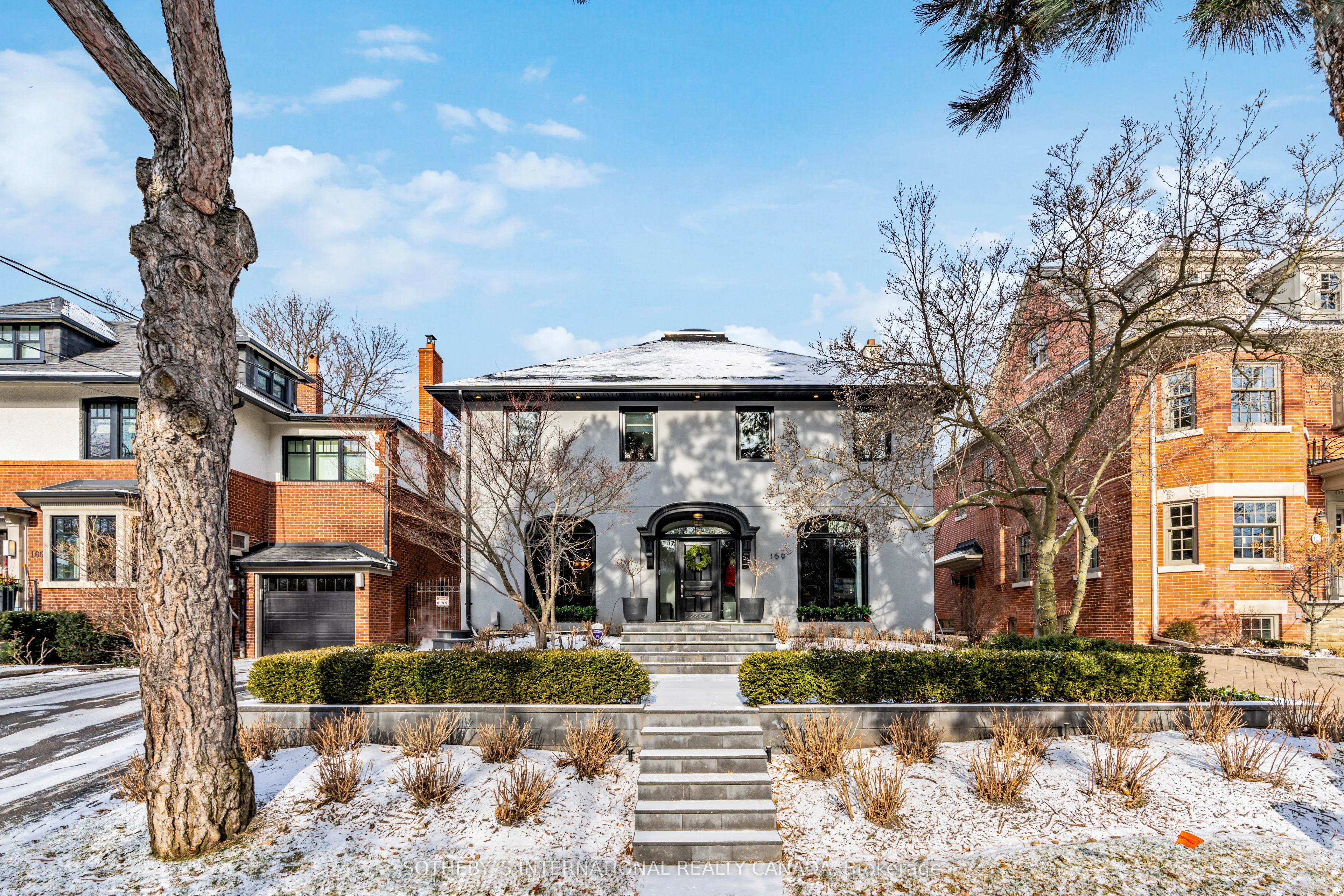 169 Inglewood Drive, Toronto C09, On M4t 1h8