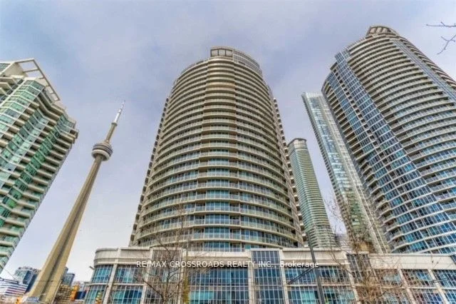 218 Queens Quay Way 1011, Toronto C01, On M5j 2y6