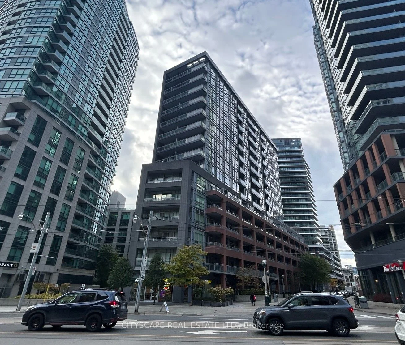 15 Bruyeres Mews 317, Toronto C01, On M5v 0a7