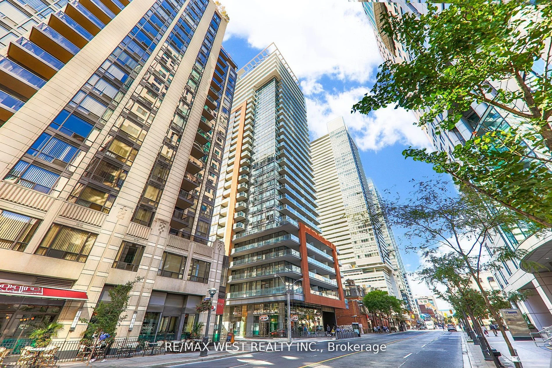 8 Mercer Street 1310, Toronto C01, On M5v 0c4