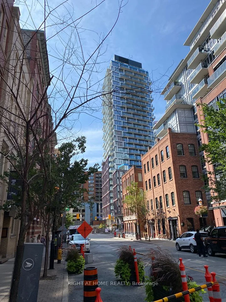 2A Church Street 1702, Toronto C08, ON M5E 0E1