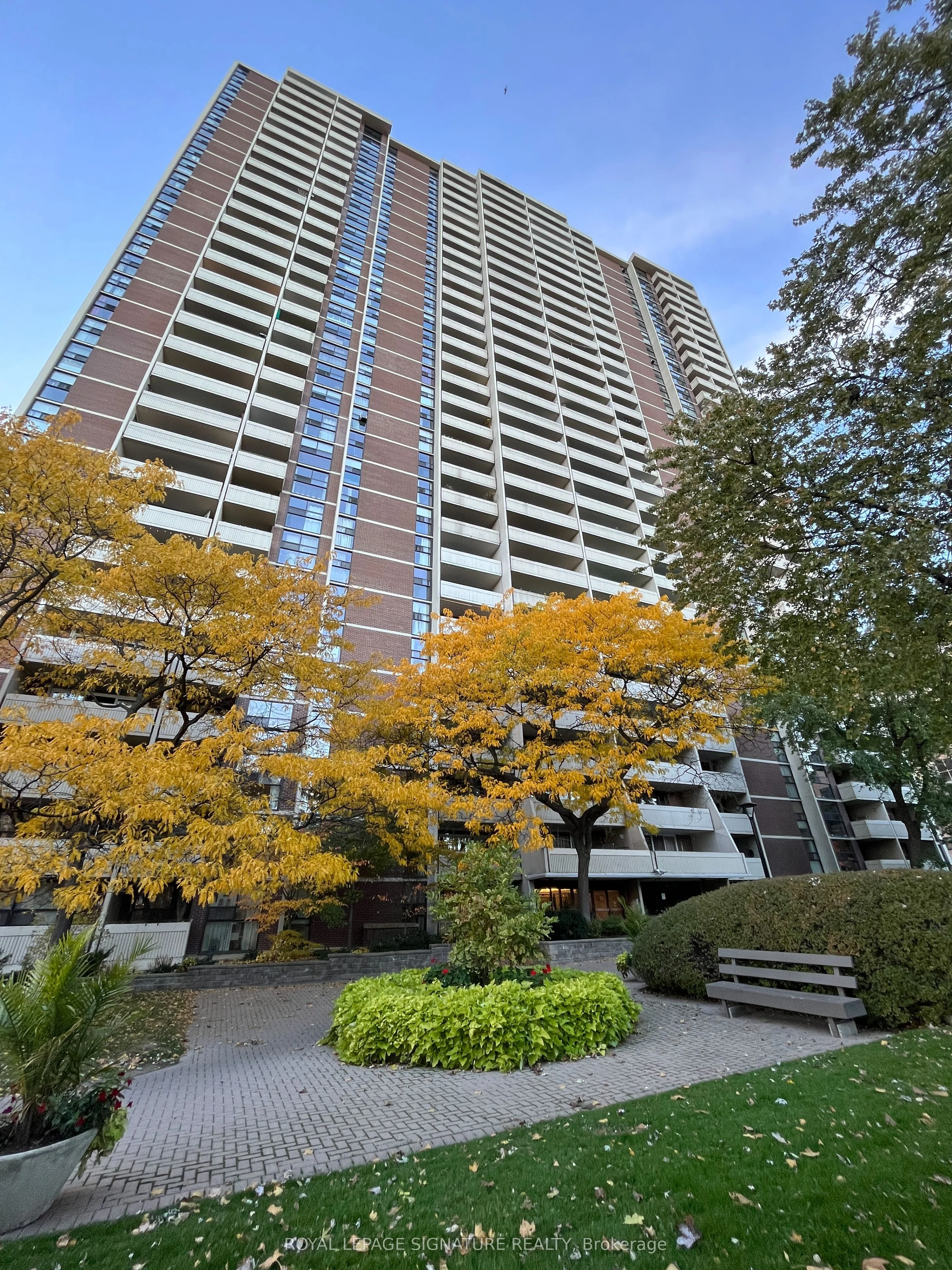 40 Homewood Avenue 1217, Toronto C08, ON M4Y 2K2