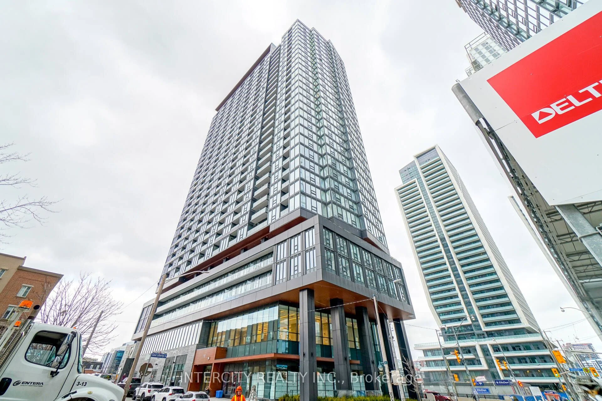 19 Western Battery Road 2709, Toronto C01, On M6k 0e3