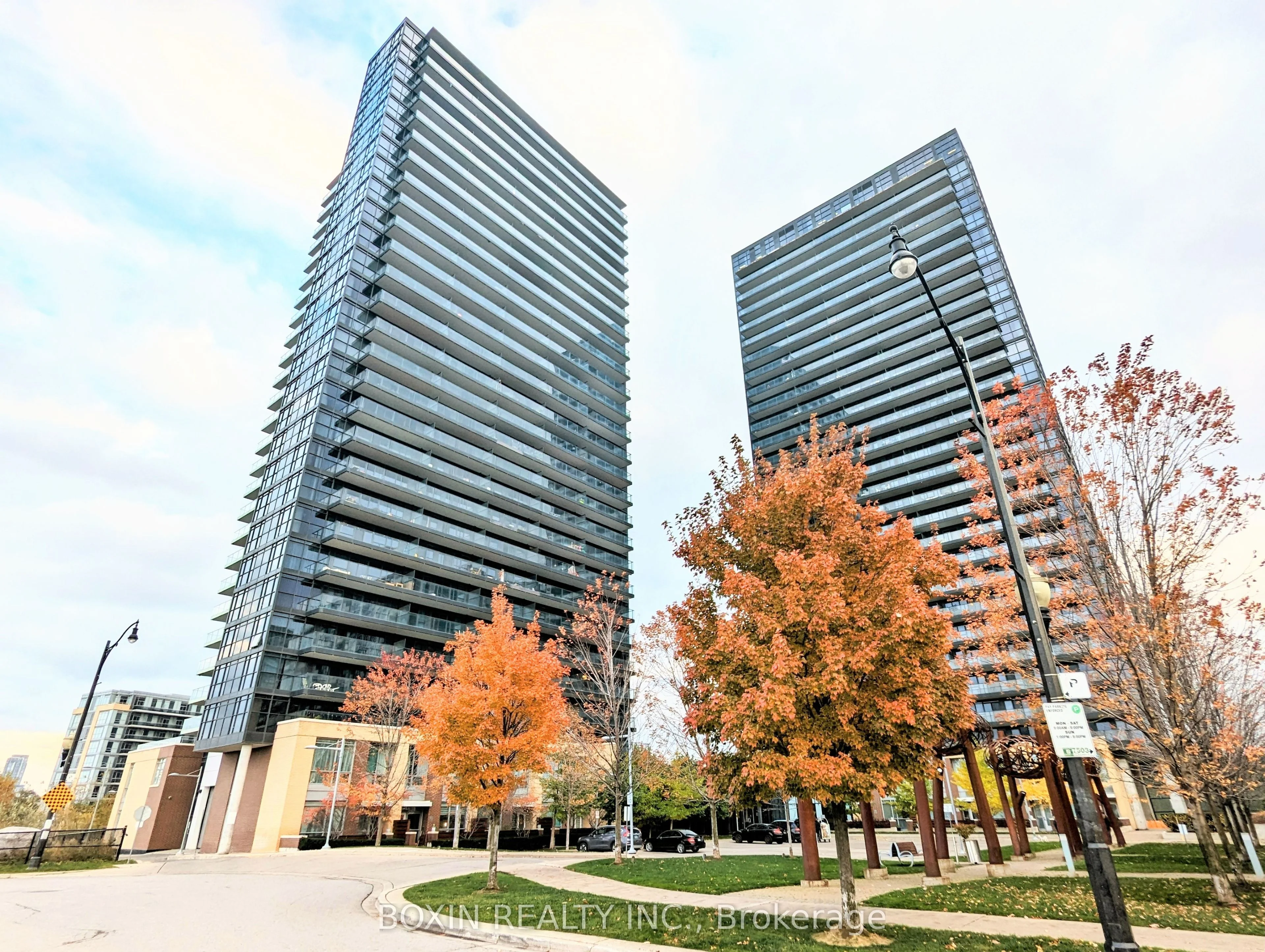 33 Singer Court 1215, Toronto C15, ON M2K 0B4