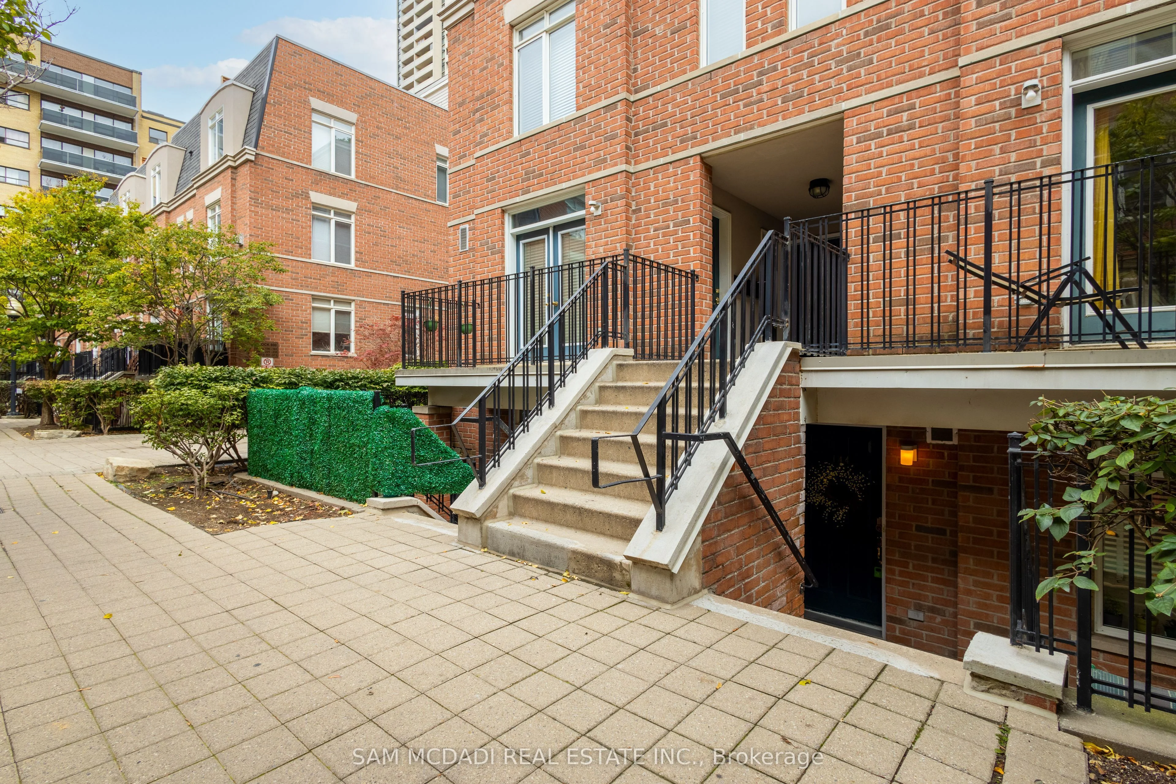 415 JARVIS Street 144, Toronto C08, ON M4Y 3C1