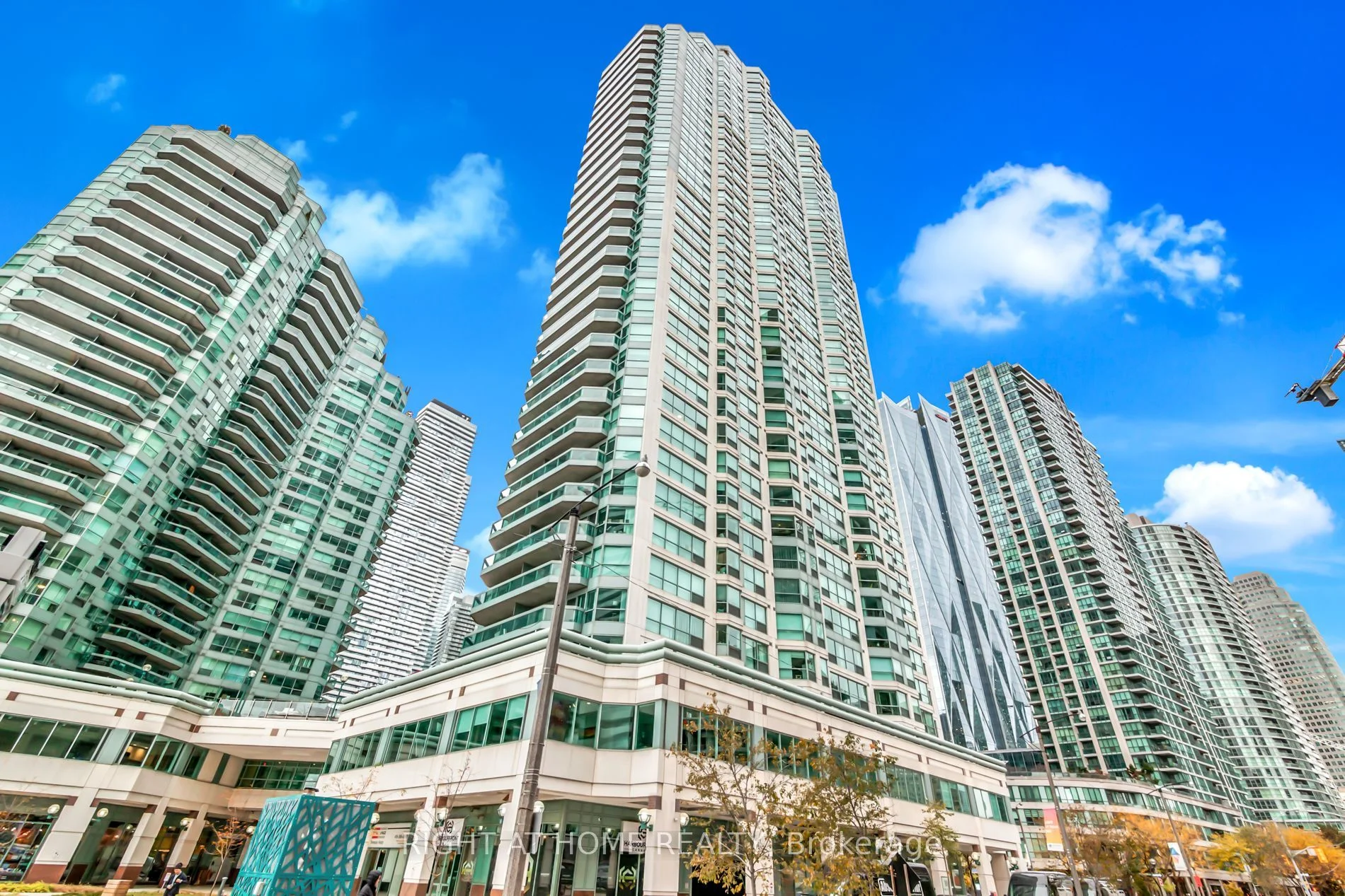 10 yonge Street 1706, Toronto C01, ON M5E 1R4