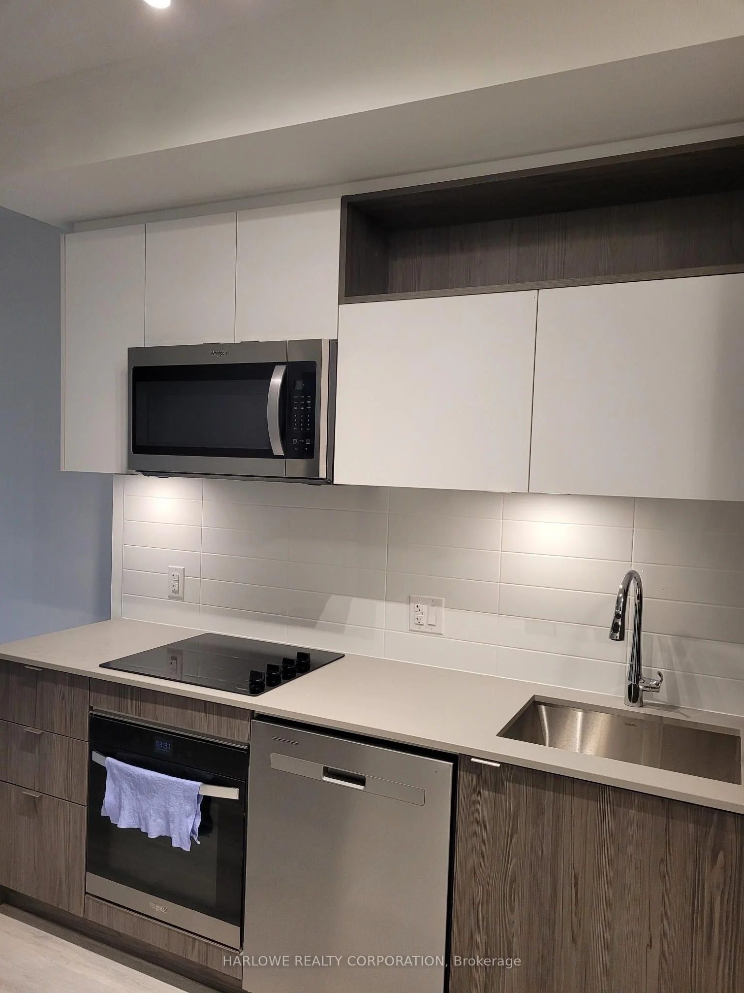 100 Dalhousie Street 205, Toronto C08, On M5b 0c7