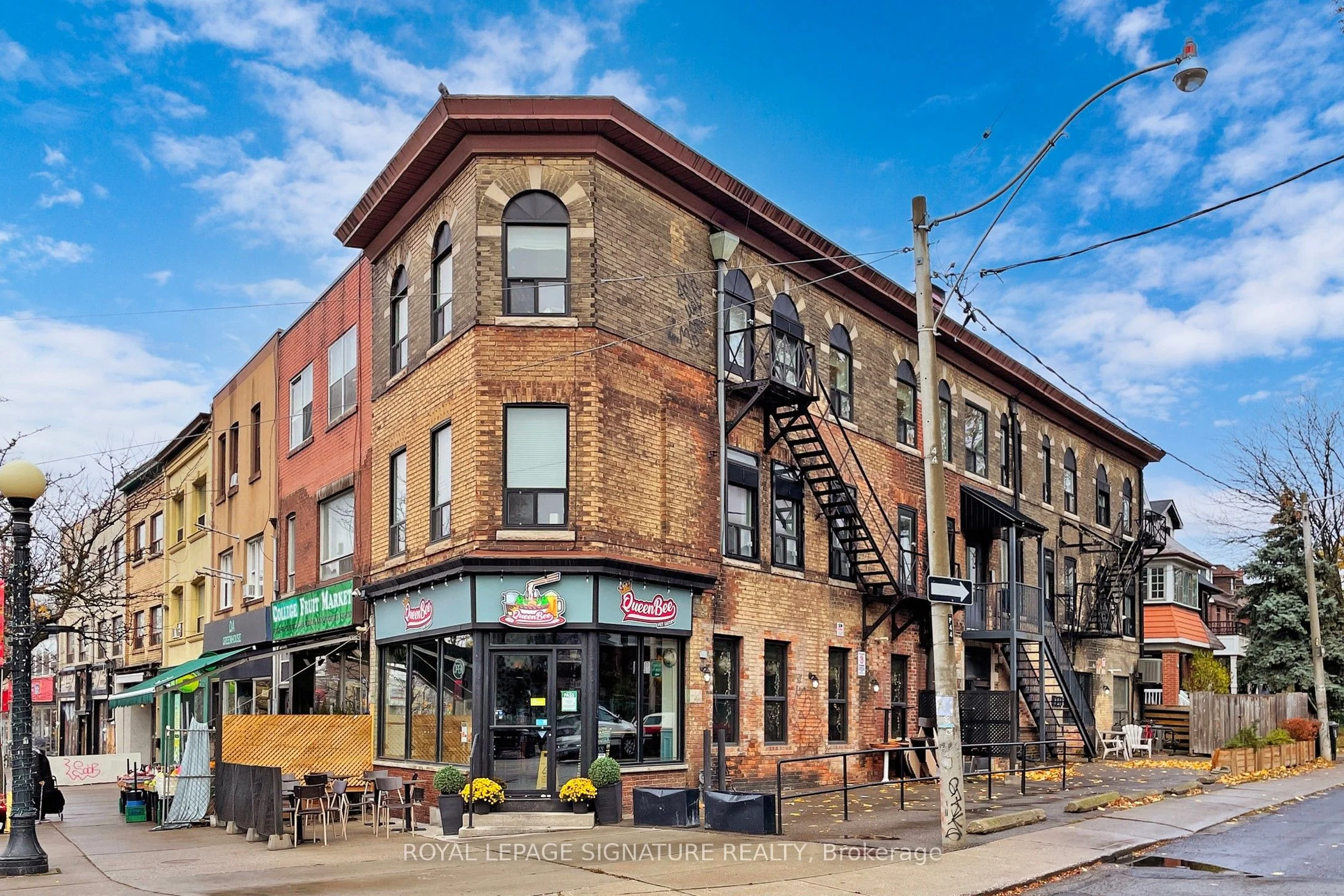 172 Beatrice Street 1, Toronto C01, ON M6G 1C1