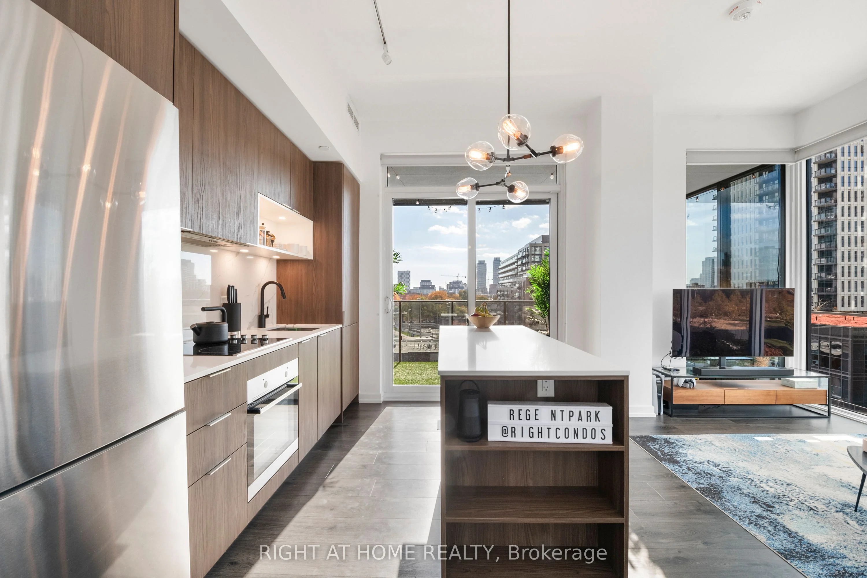 20 Tubman Avenue 606, Toronto C08, ON M5A 0M8