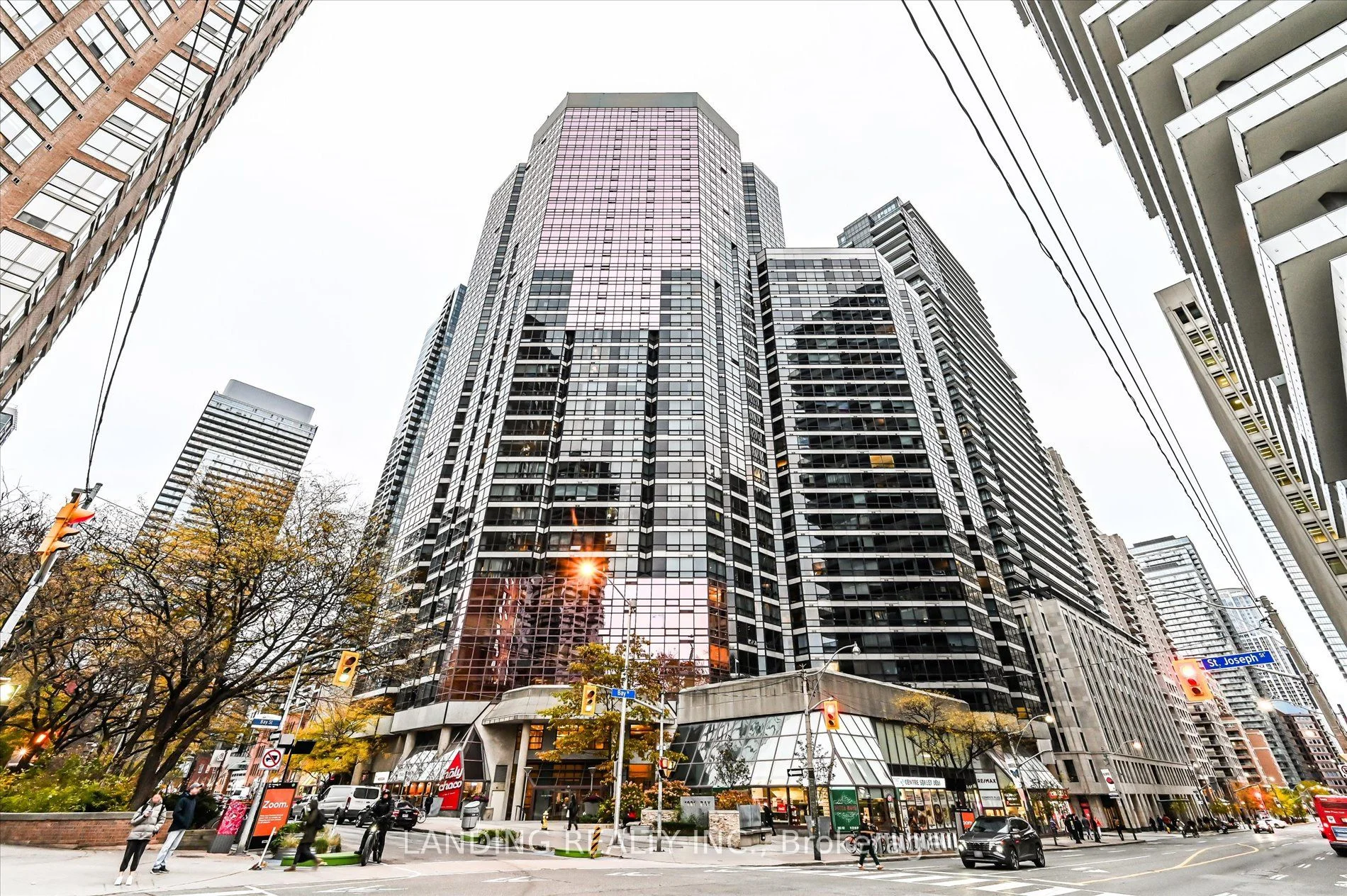 1001 Bay Street 1009, Toronto C01, ON M5S 3A6