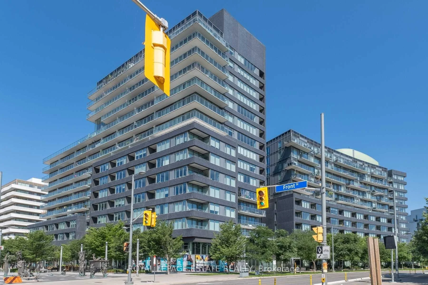 120 Bayview Avenue N607, Toronto C08, ON M5A 0G4