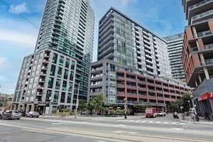 15 Bruyeres Mews 1110, Toronto C01, On M5v 0a7