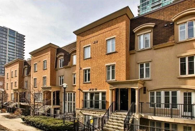 46 Western Battery Road E 810, Toronto C01, ON M6K 3P1
