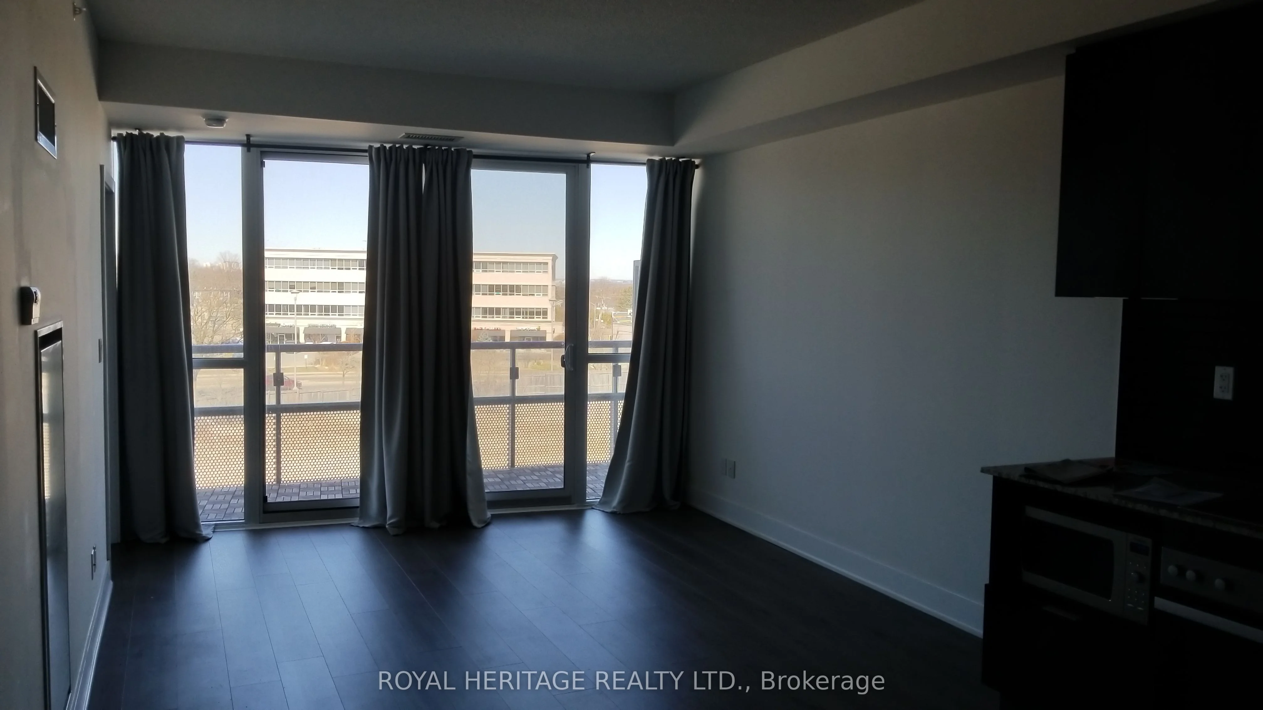99 The Donway Road W 327, Toronto C13, ON M3C 0N8