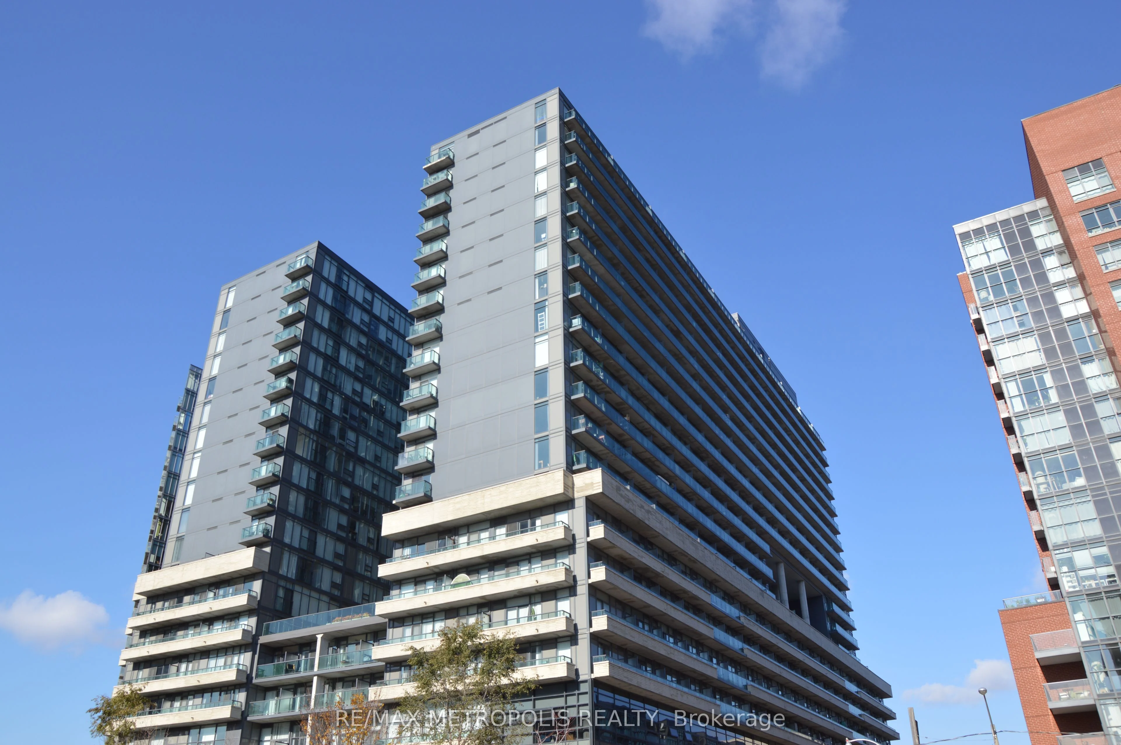 36 Lisgar Street 2001, Toronto C01, ON M6J 0C7