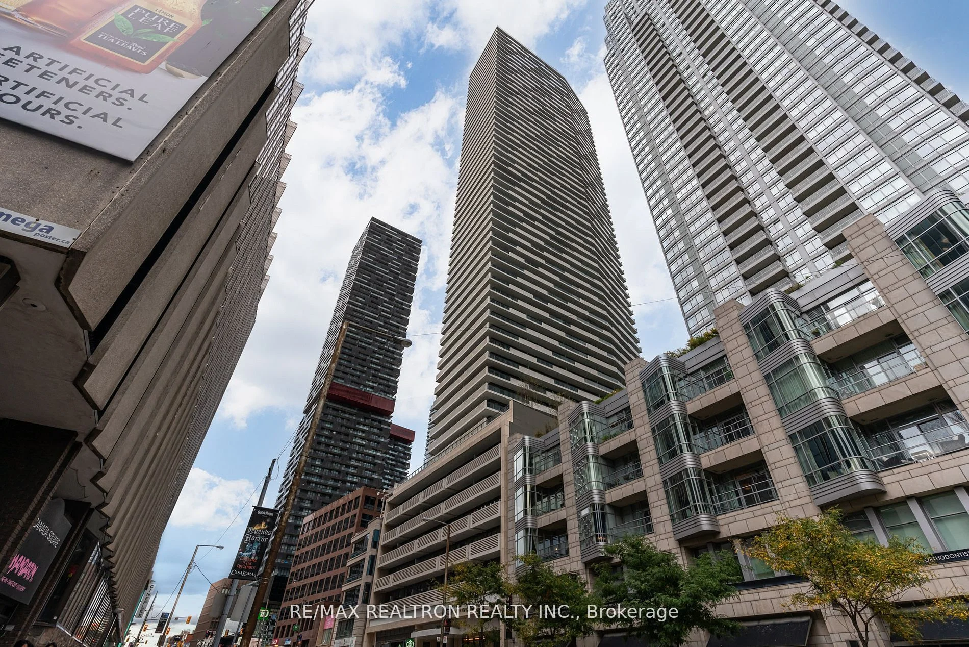 2221 Yonge Street #2911, Toronto C10, ON M4S 2B4