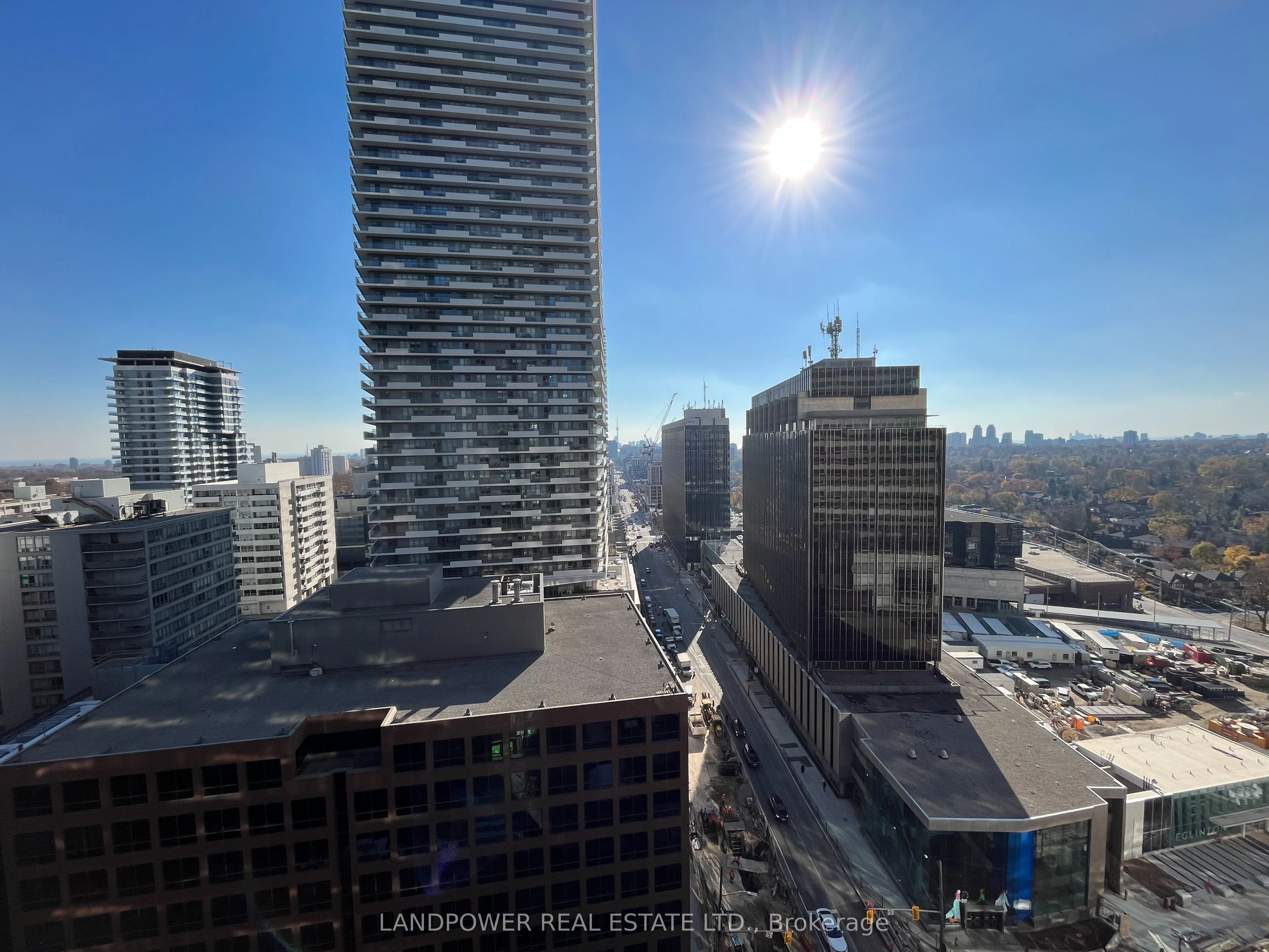 8 Eglinton Avenue E 1302, Toronto C10, ON M4P 0C1