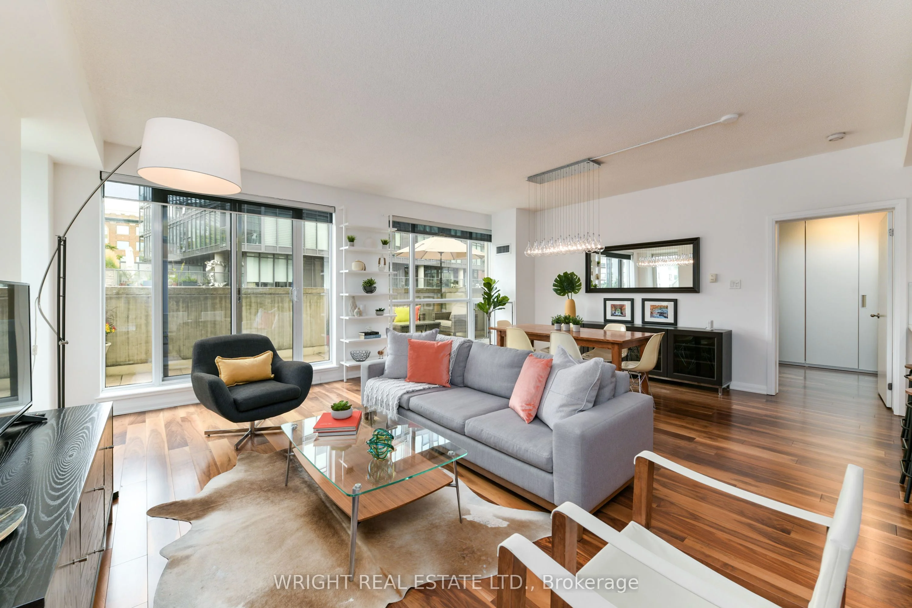 18 Beverley Street 508, Toronto C01, ON M5T 3L2