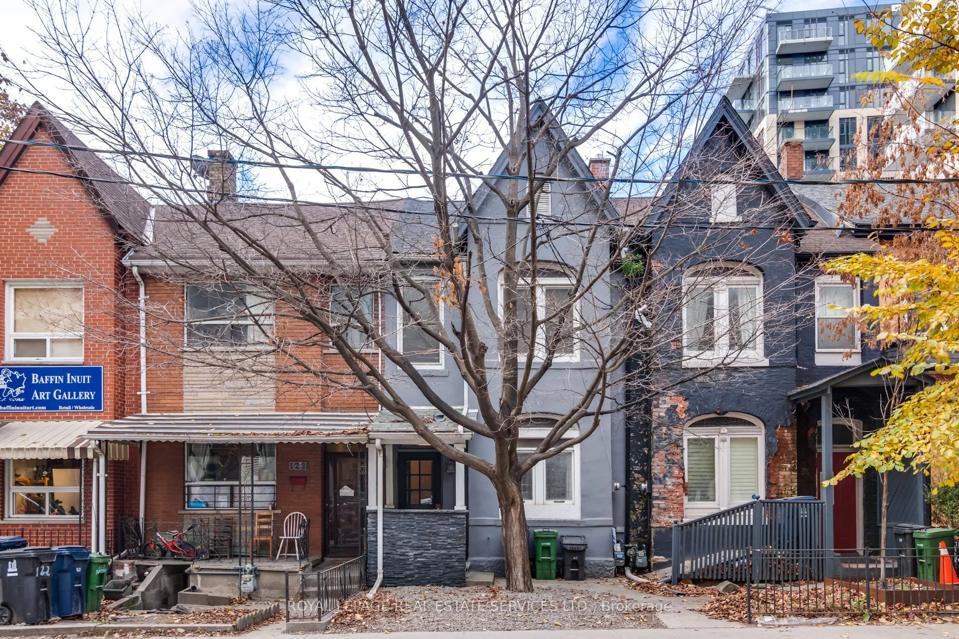 124 Portland Street, Toronto C01, ON M5V 2N5
