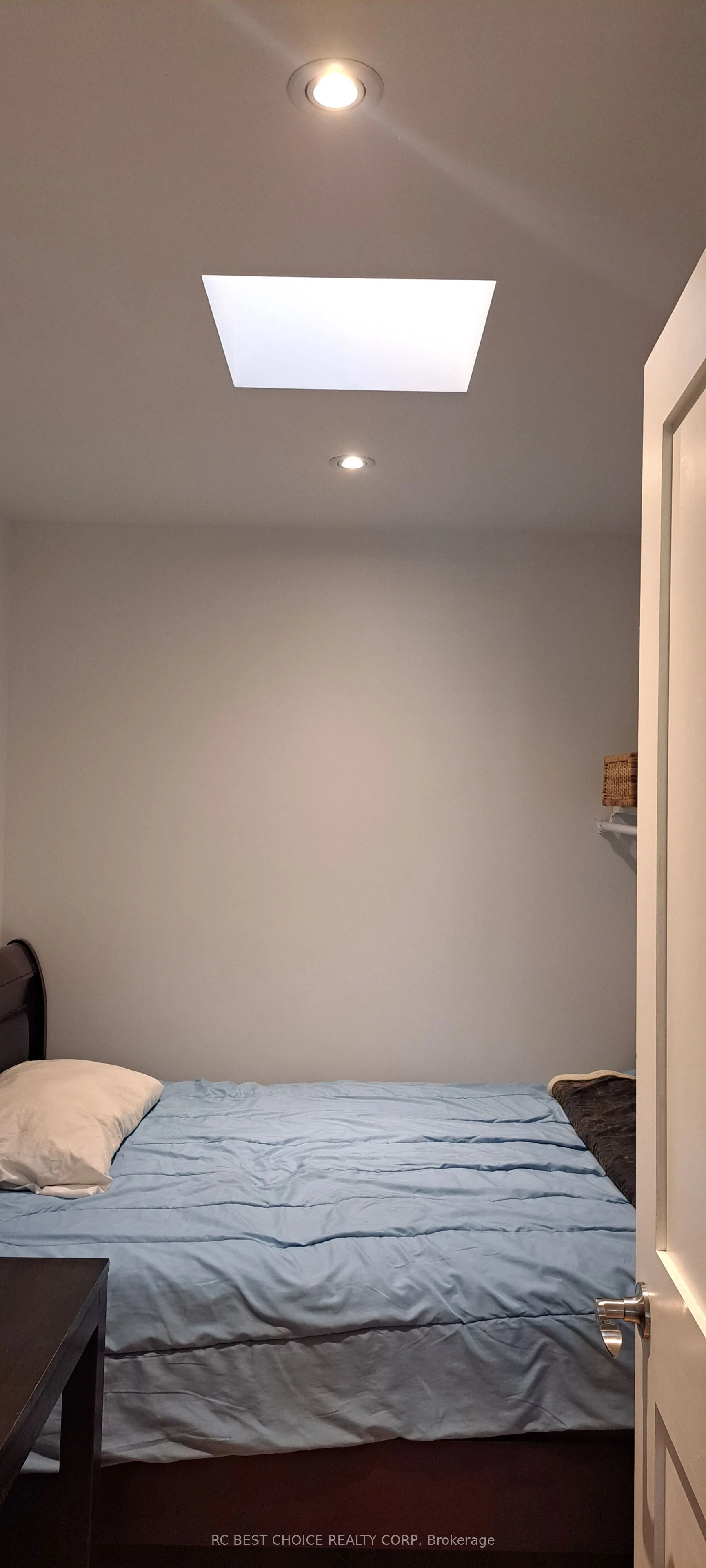 105 Craighurst Avenue 2nd-FL, Toronto C04, ON M4R 1K1