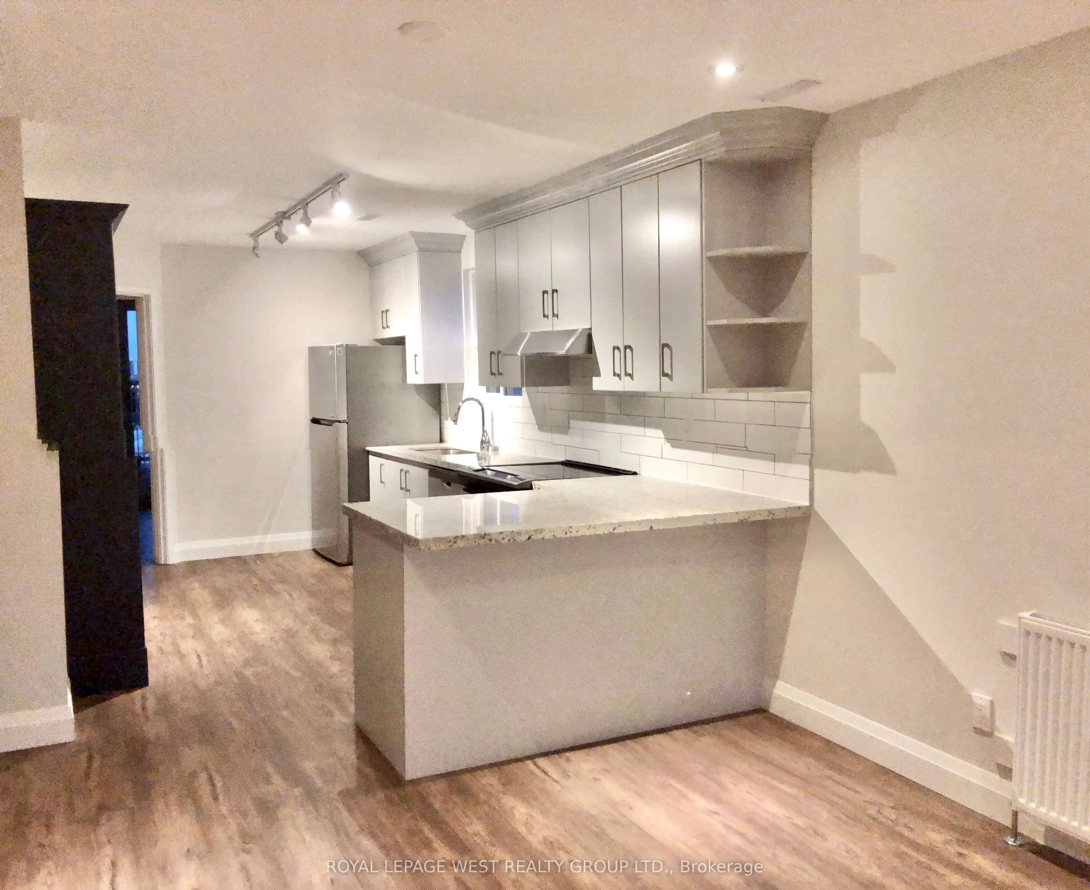 1453 Dundas Street W 3, Toronto C01, ON M6J 1Y7