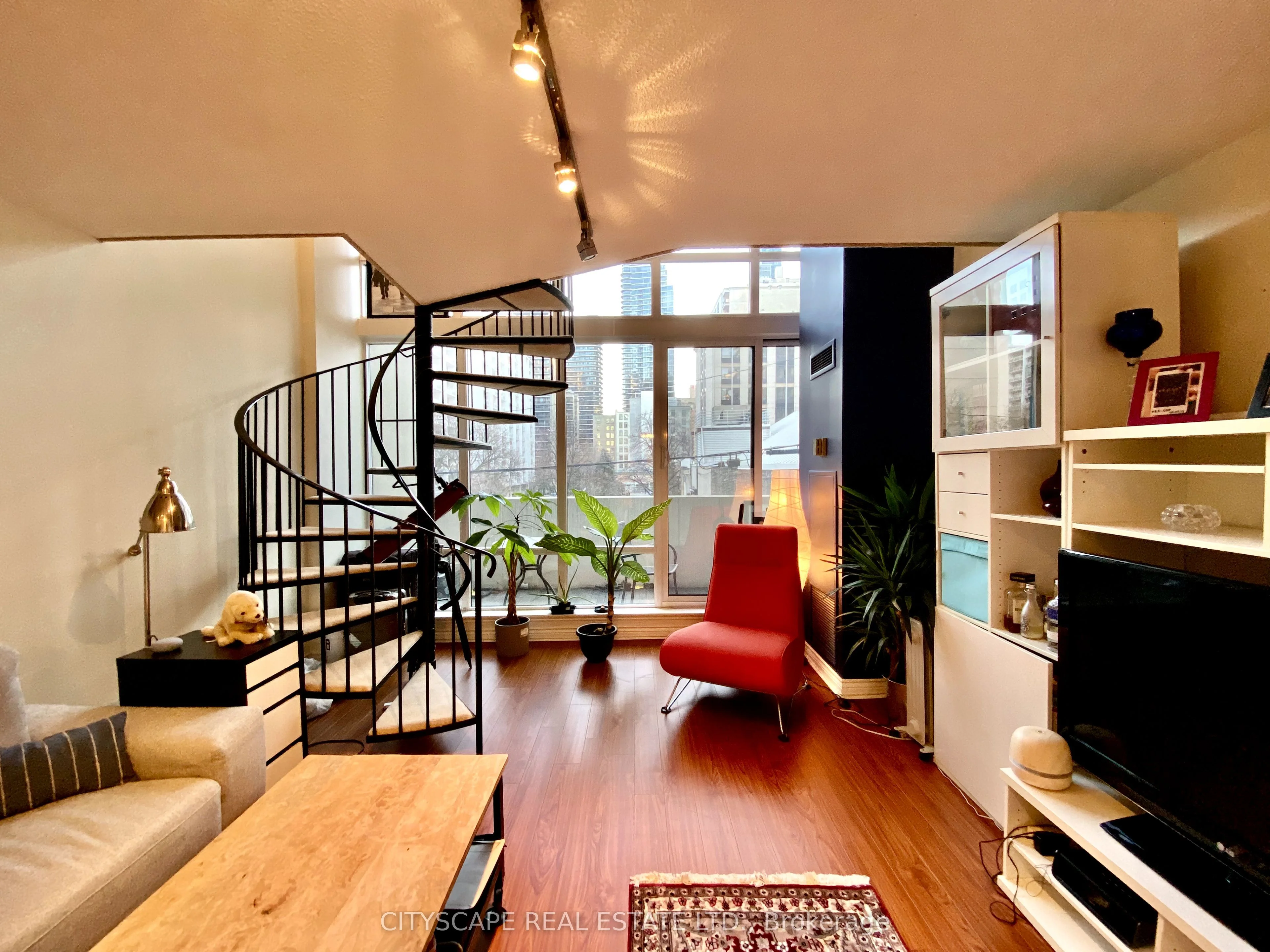 25 Maitland Street 211, Toronto C08, ON M4Y 2W1