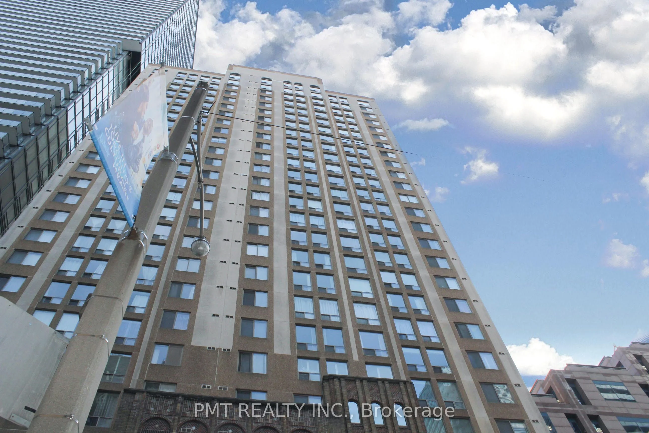 25 Grenville Street 710, Toronto C01, ON M4Y 2X5