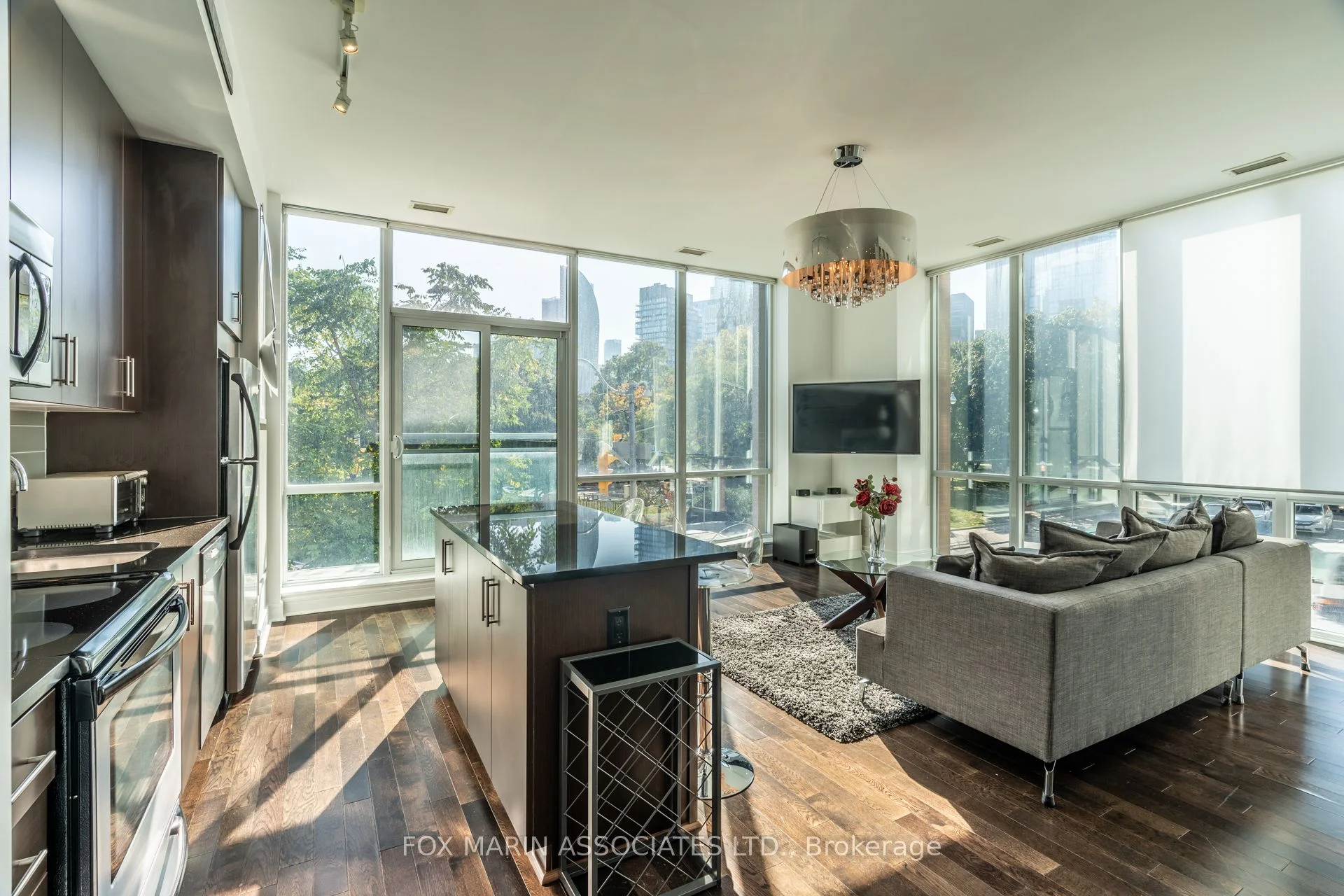 112 George Street S215, Toronto C08, ON M5A 2M5