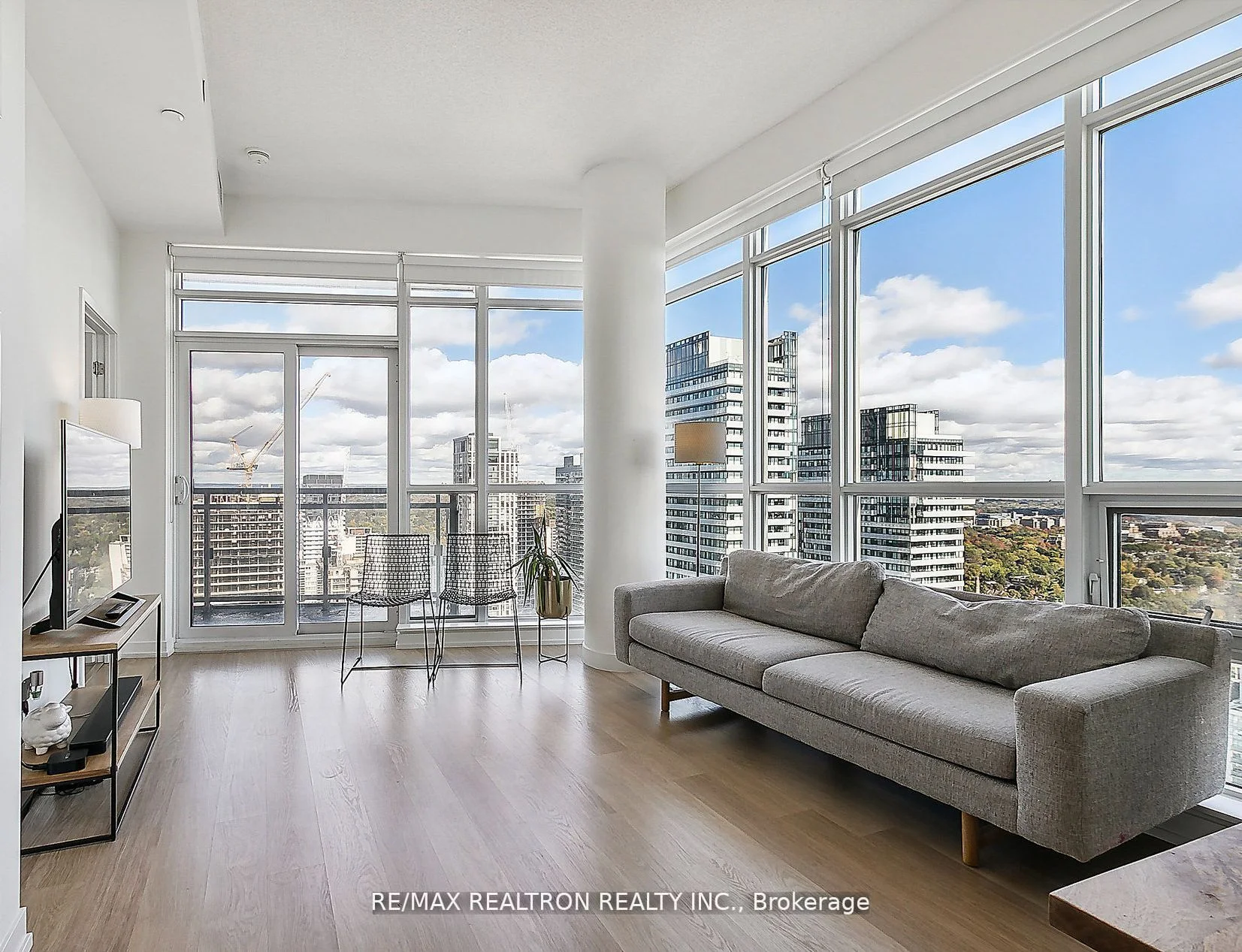 98 Lillian Street 3214, Toronto C10, ON M4S 0A5