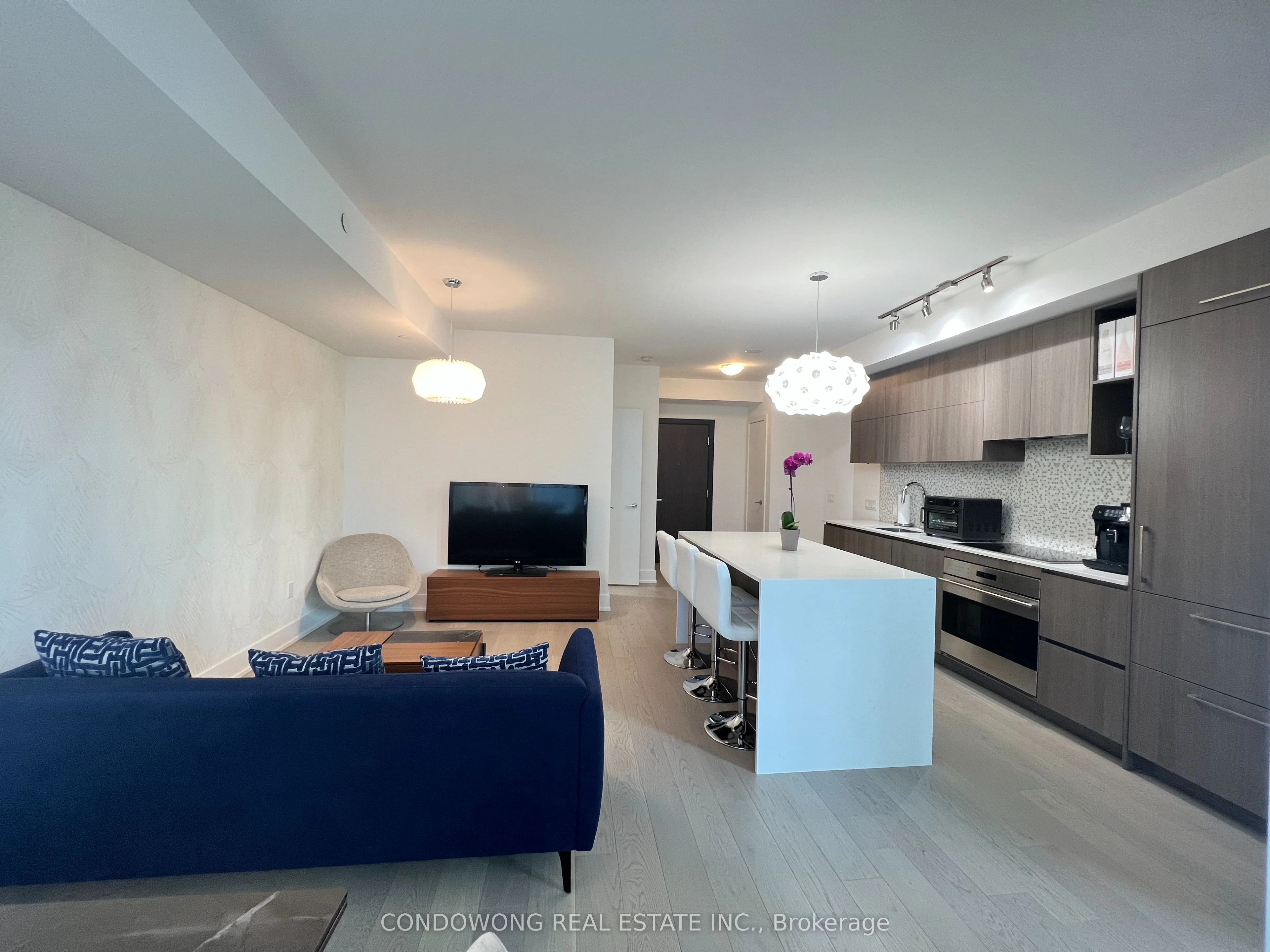 1 Yorkvile Avenue 3801, Toronto C02, ON M4W 0B1