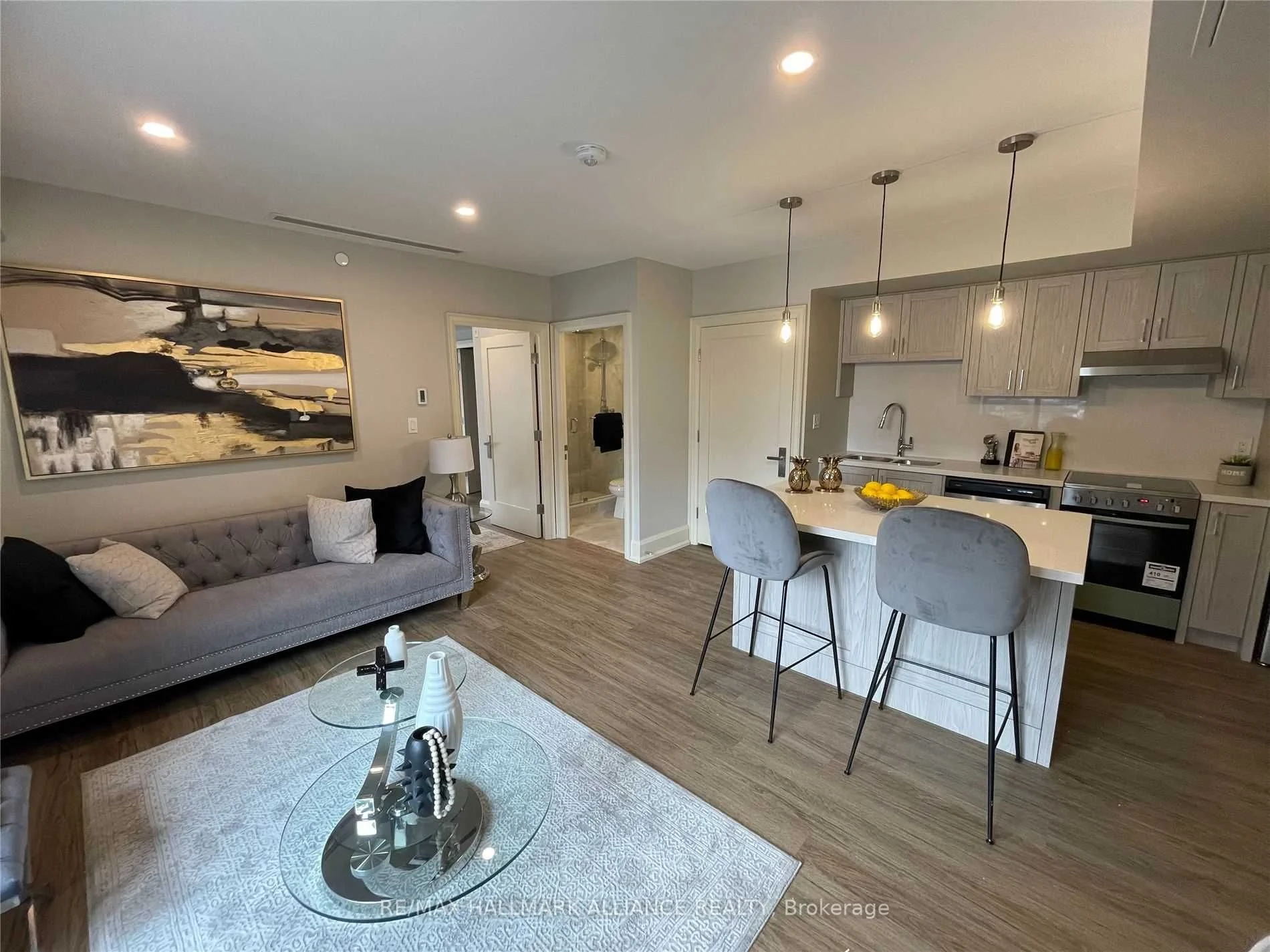 32 Rowanwood Avenue 303, Toronto C09, ON M4W 1Y7