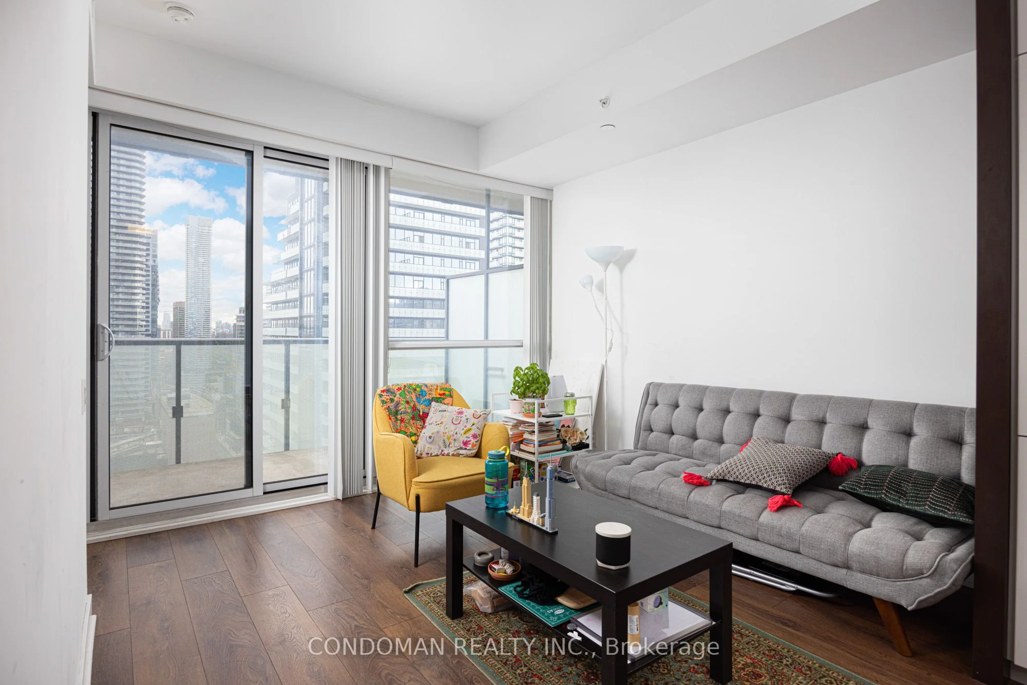 15 Grenville Street 3307, Toronto C01, ON M4Y 1A1