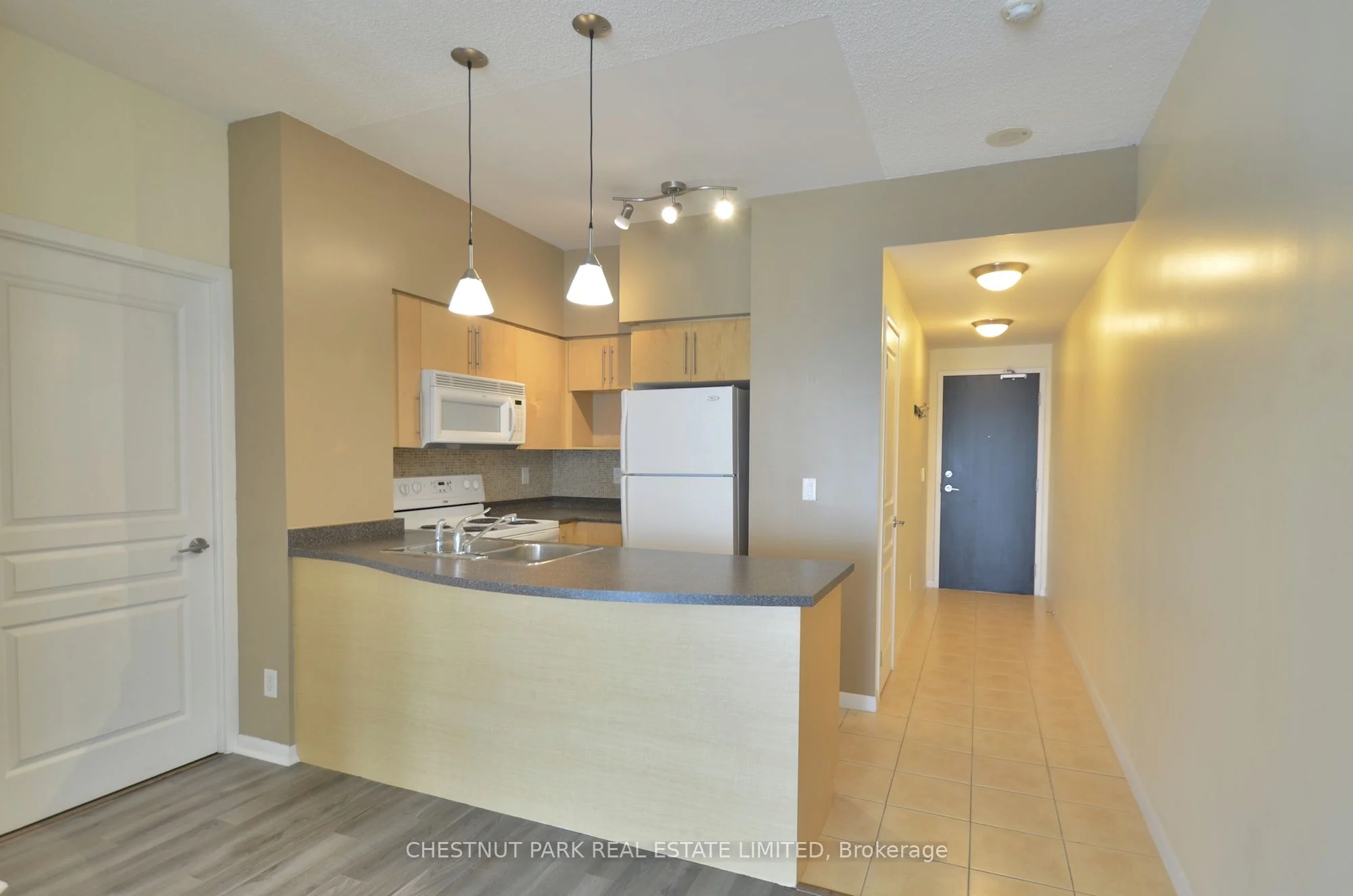 18 Yonge Street 1608, Toronto C01, On M5e 1z8