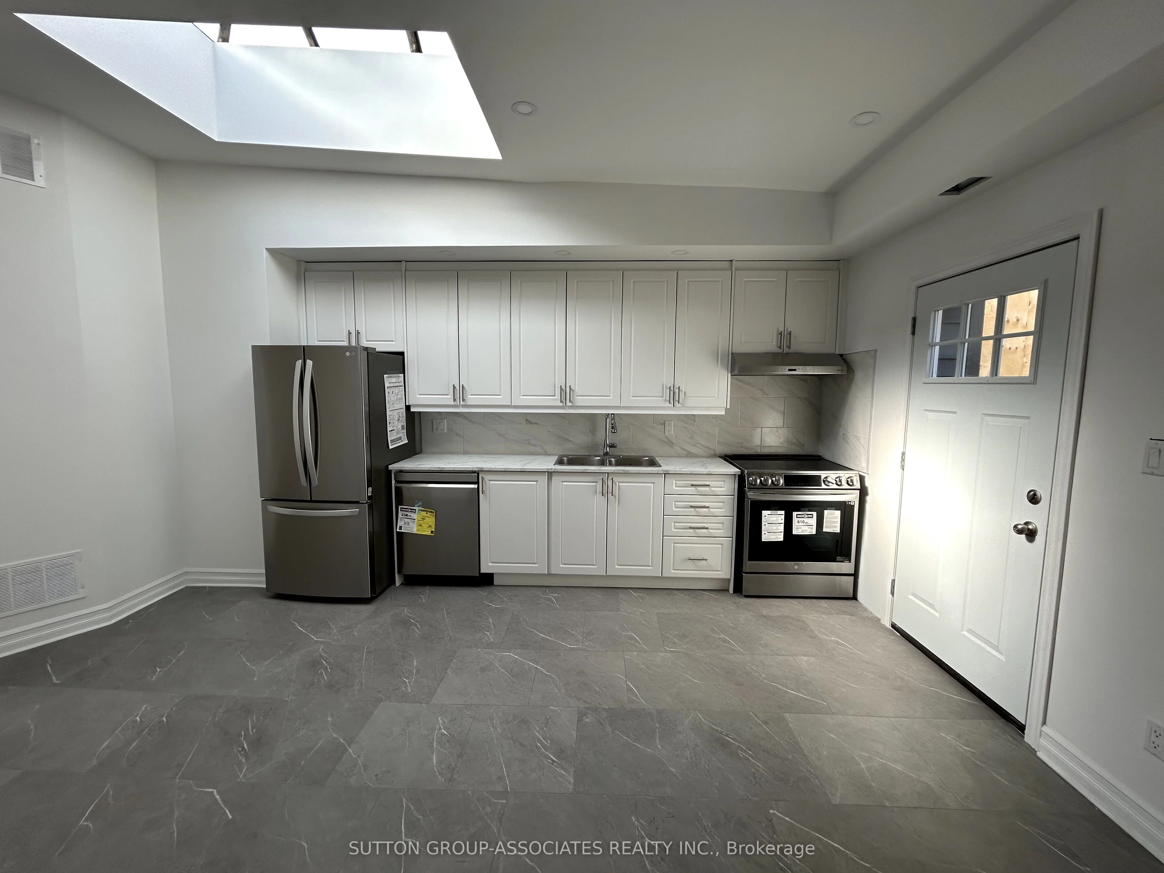 792 College Street 3rd Fl, Toronto C01, On M6g 1c5