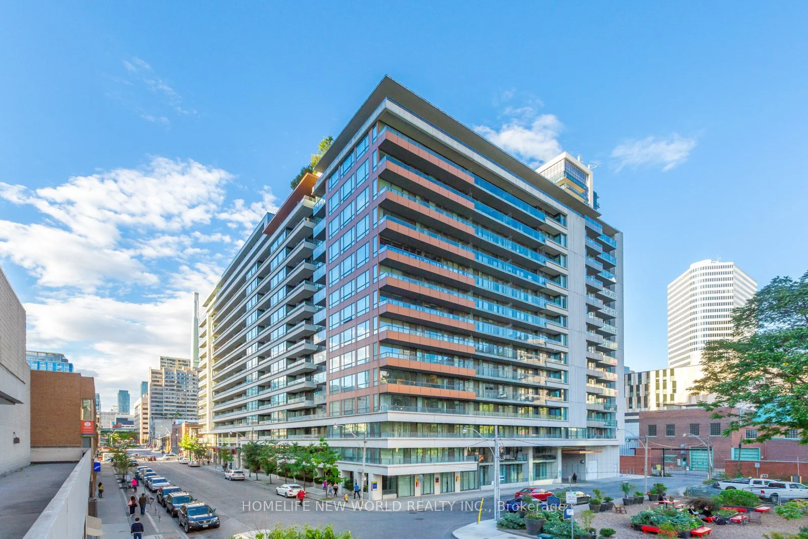 111 Elizabeth Street 1750, Toronto C01, ON M5G 1P7