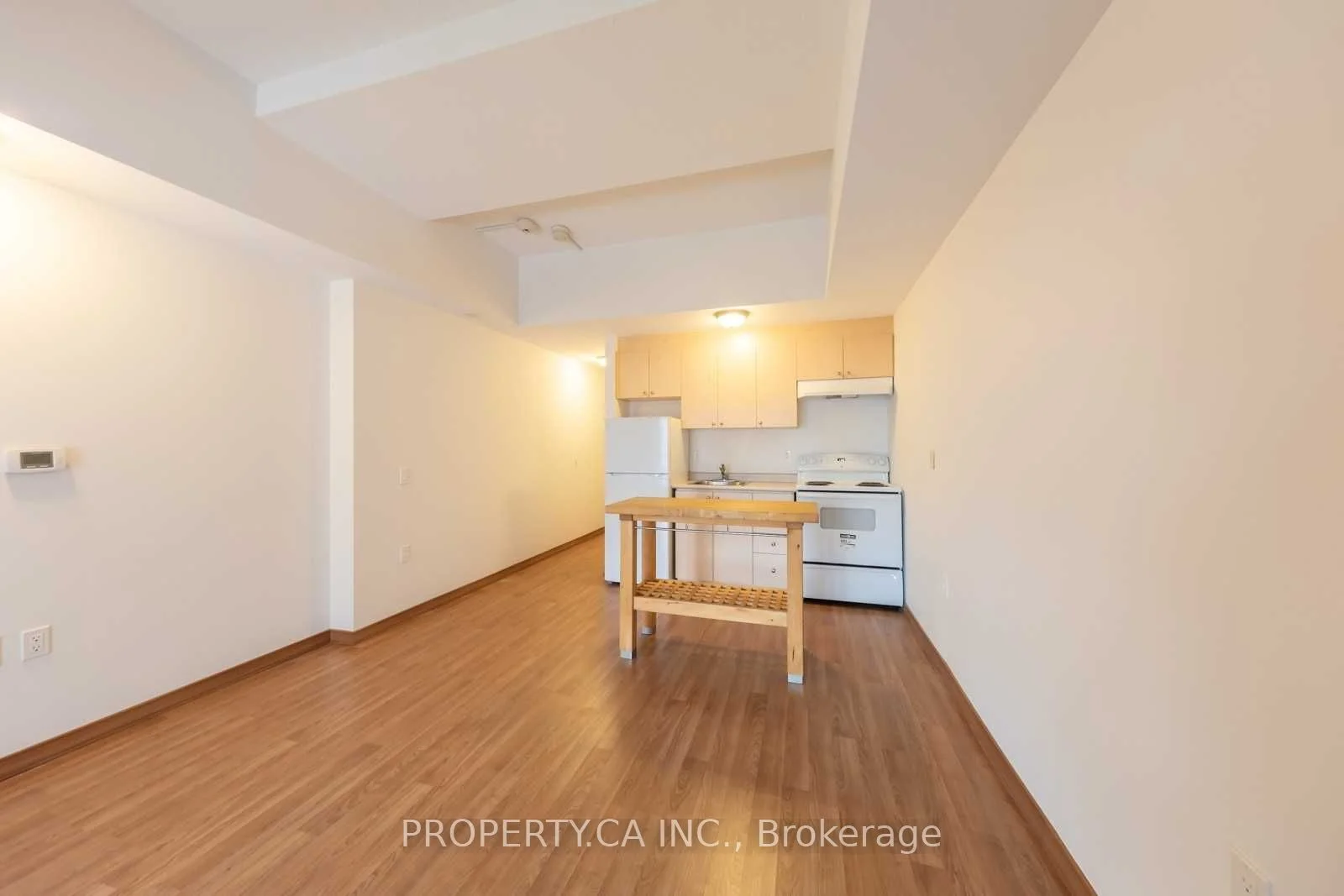 15 Maplewood Avenue 312, Toronto C03, ON M6C 4B4