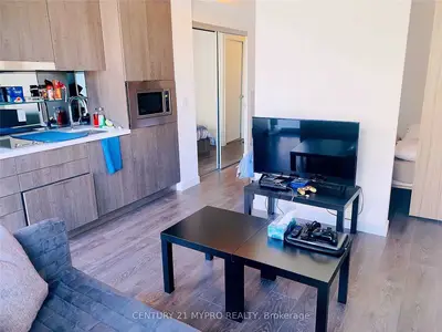 215 Queen Street W 810, Toronto C01, On M5v 0p5