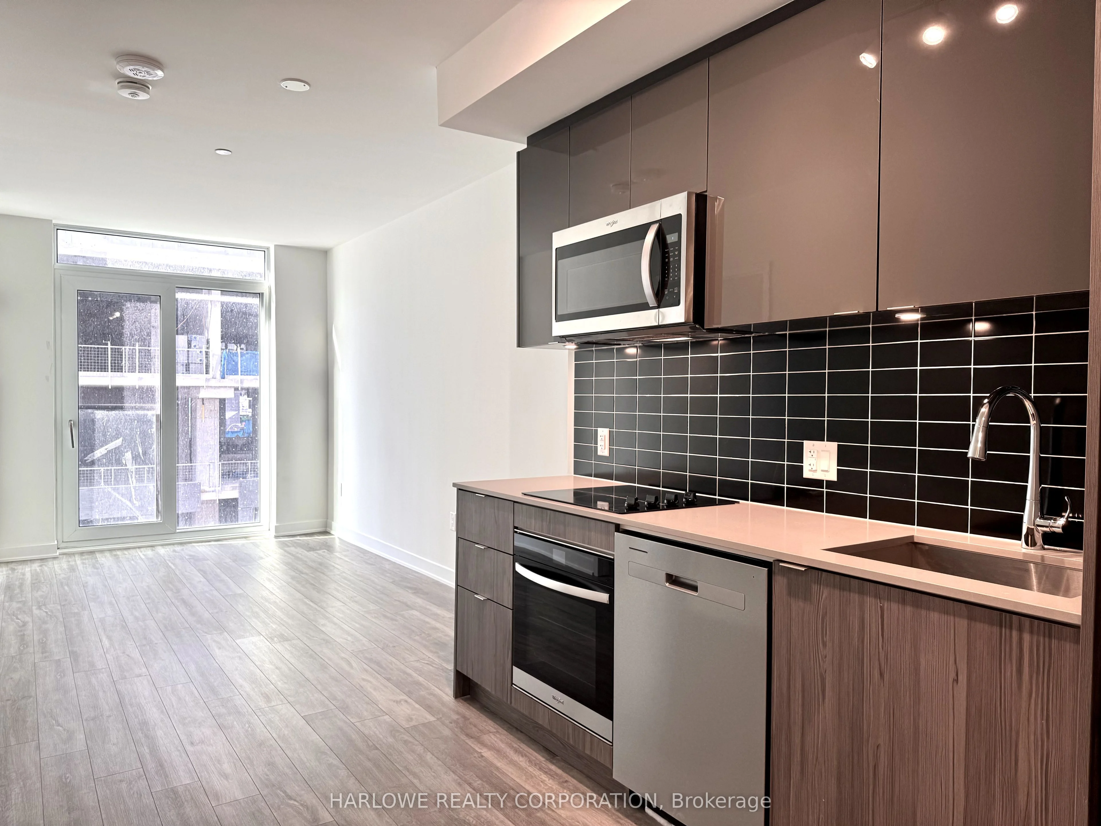 100 Dalhousie Street 416, Toronto C08, ON M5B 1E1