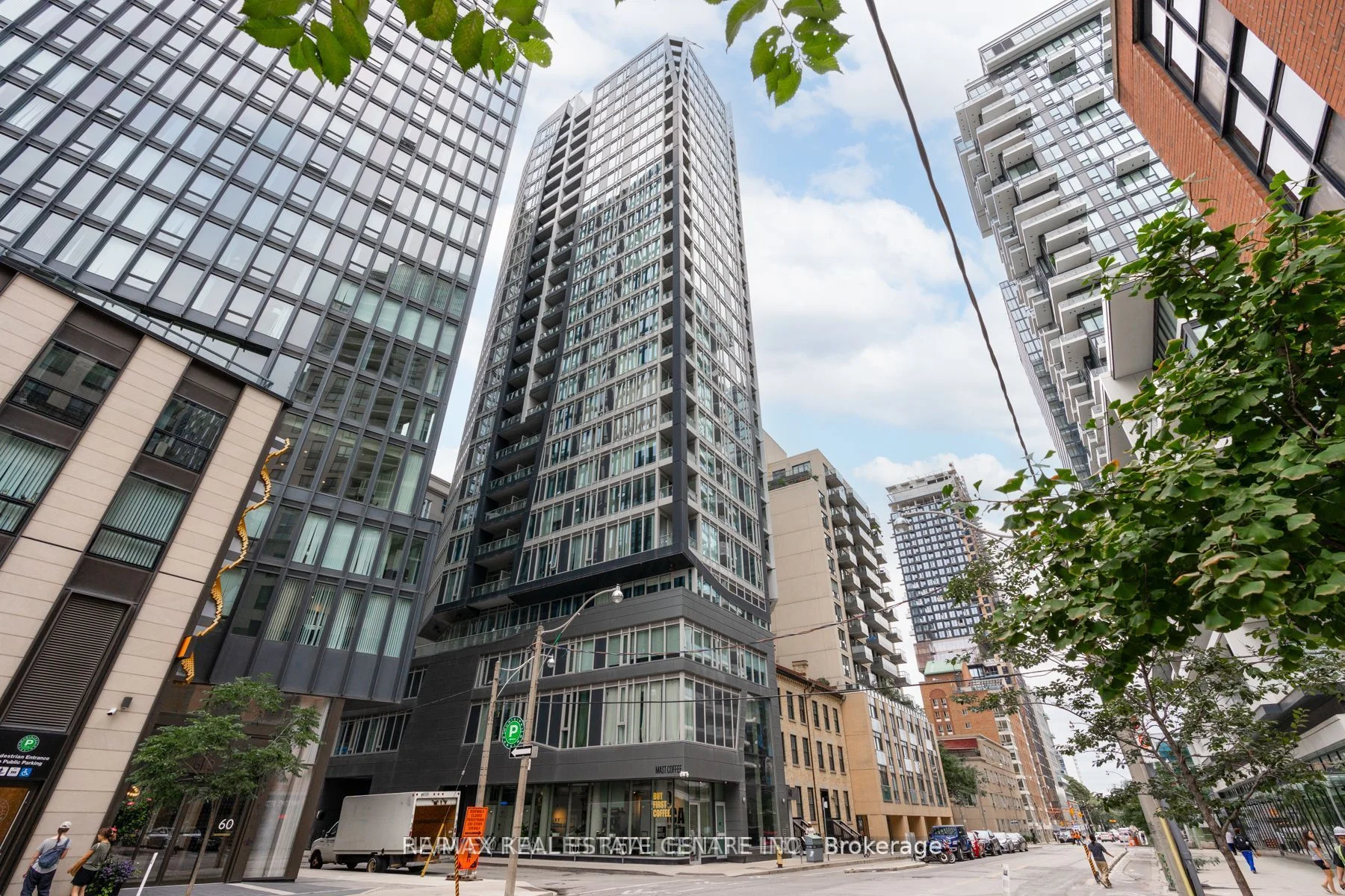 68 Shuter Street N 807, Toronto C08, ON M5B 0B4