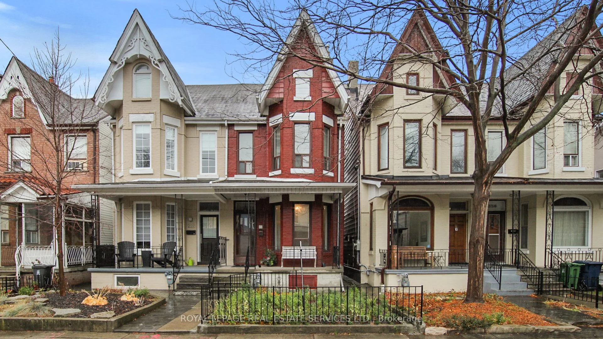 230 Palmerston Avenue, Toronto C01, ON M6J 2J4