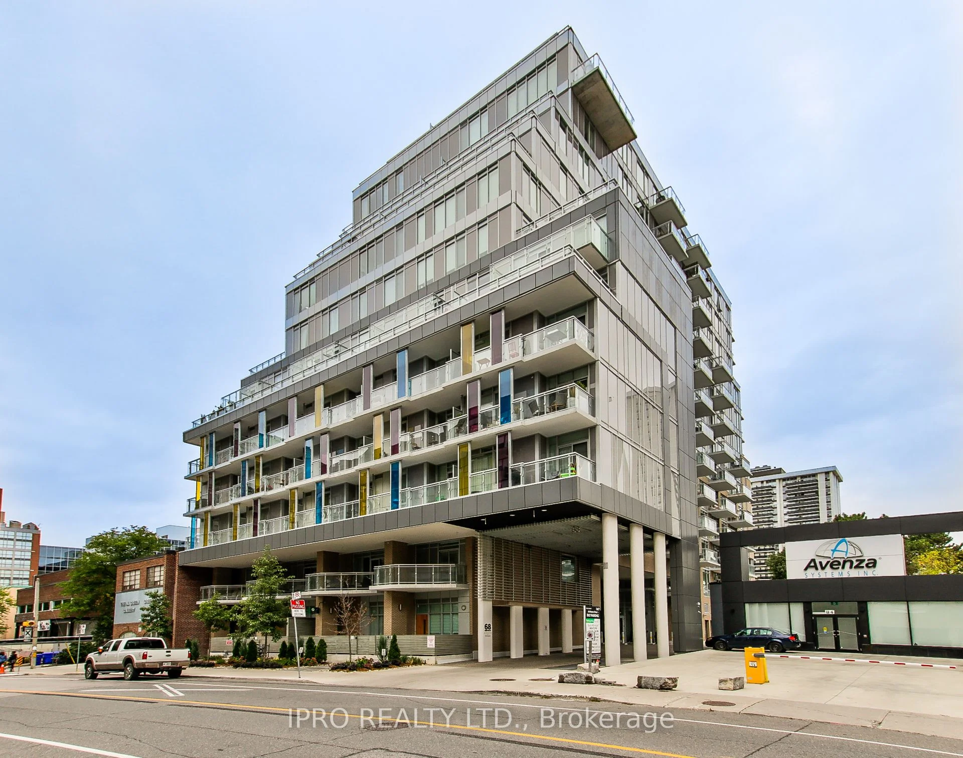 68 Merton Street 516, Toronto C10, ON M4S 1A1