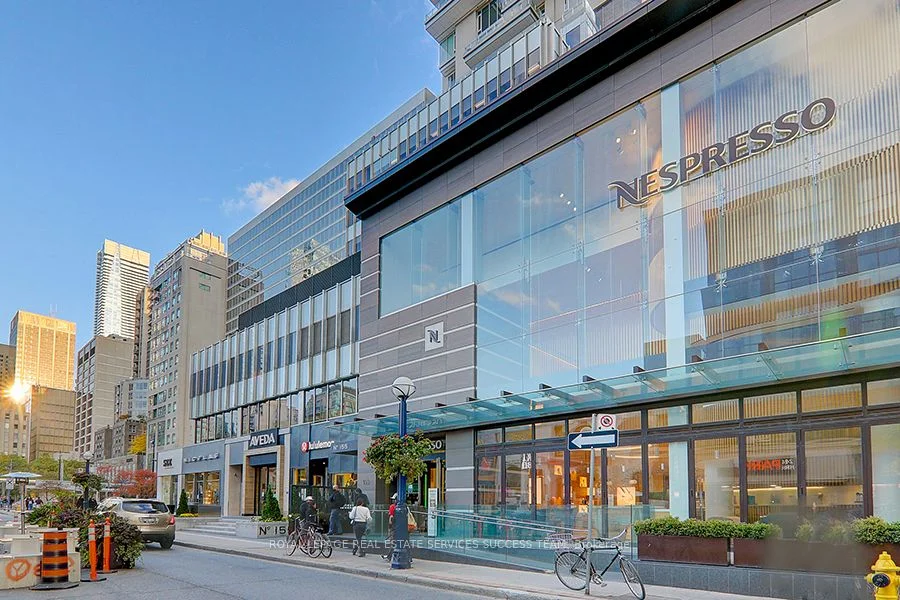188 Cumberland Street 2102, Toronto C02, ON M5R 0B6