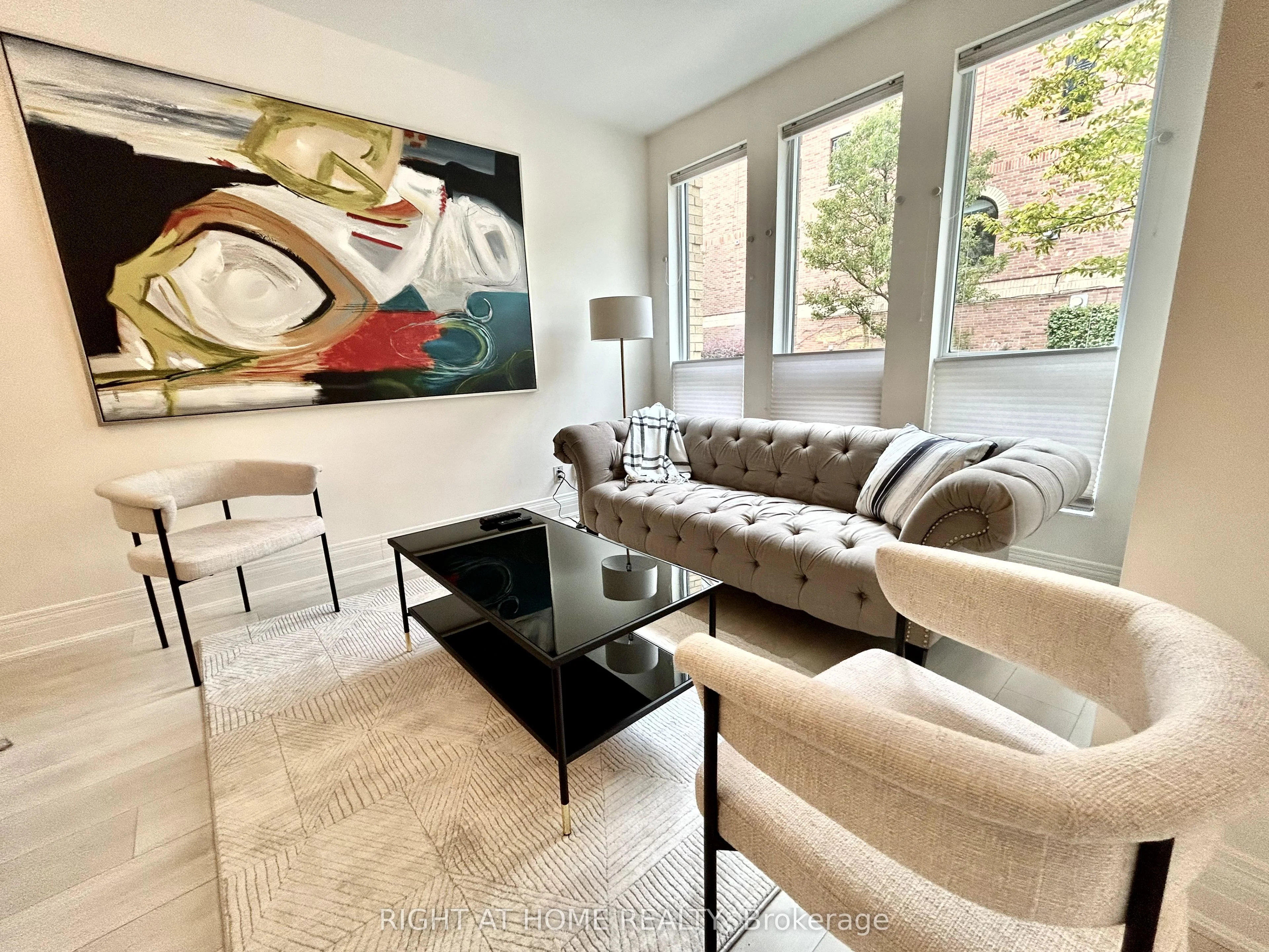 25 Soho Street 107p, Toronto C01, On M5t 3l8
