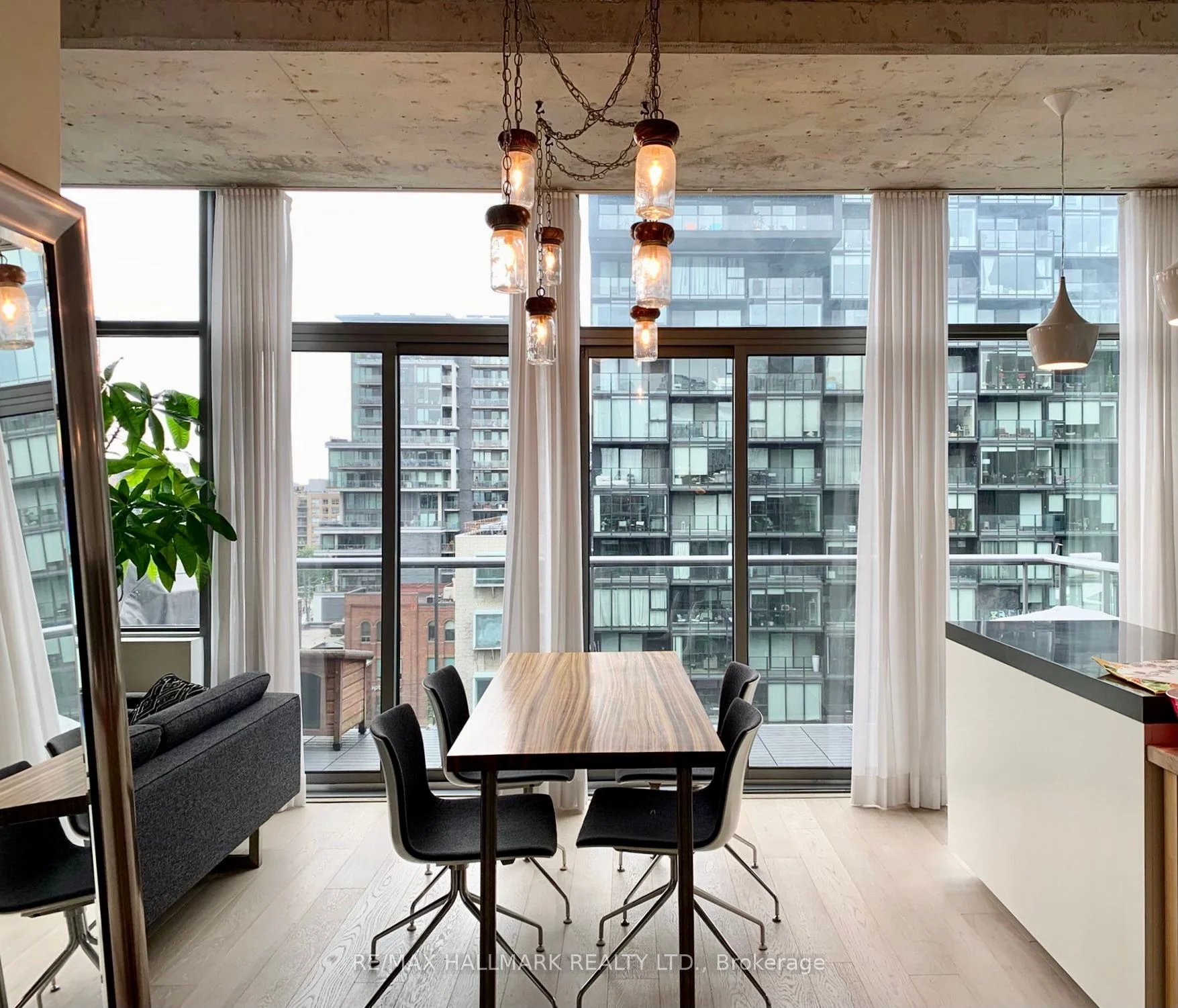 55 Stewart Street 1010, Toronto C01, ON M5V 2V1