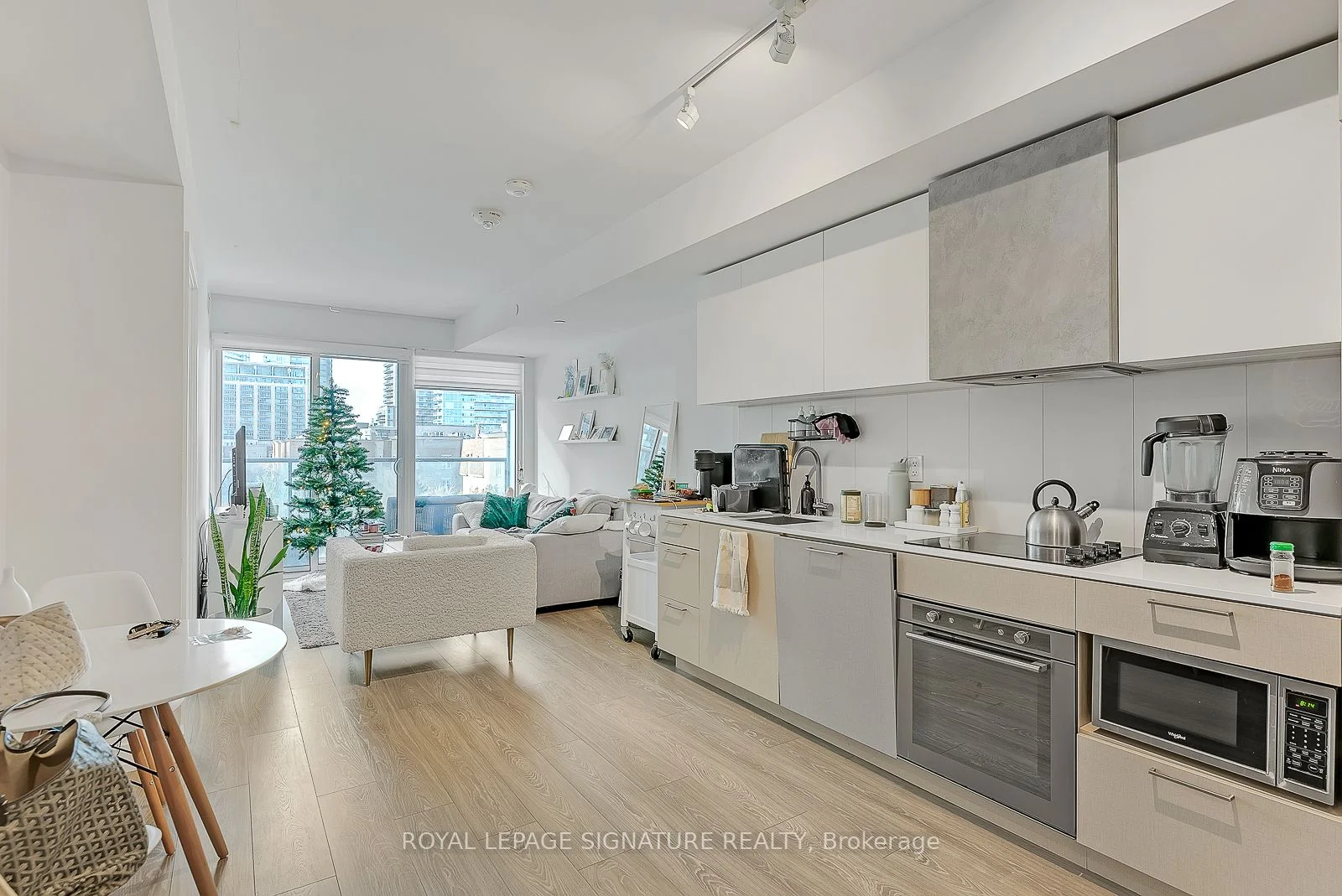 19 Western Battery Road 311, Toronto C01, On M6k 3s4
