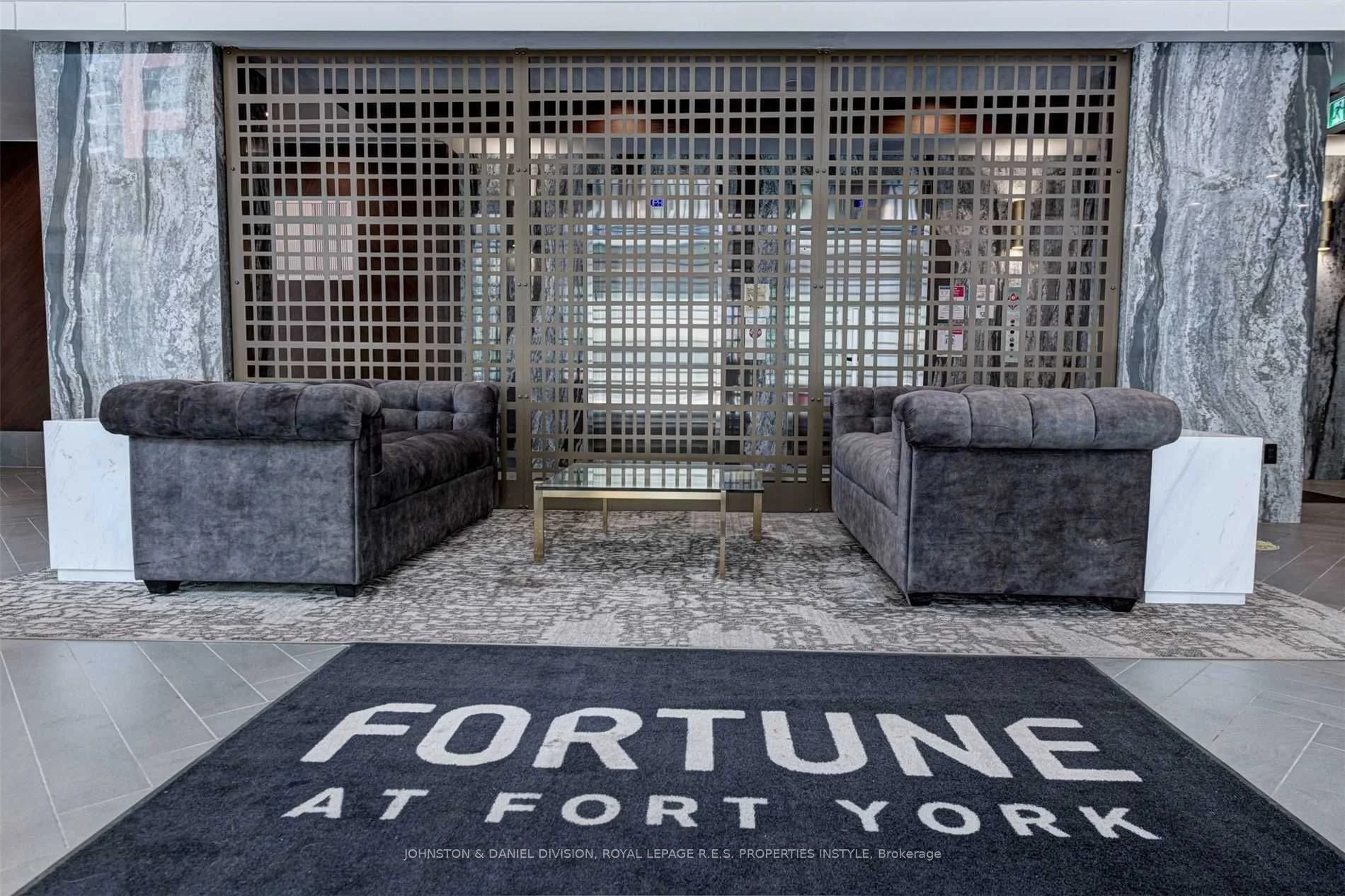 38 Iannuzzi Street 743, Toronto C01, ON M5V 0S2